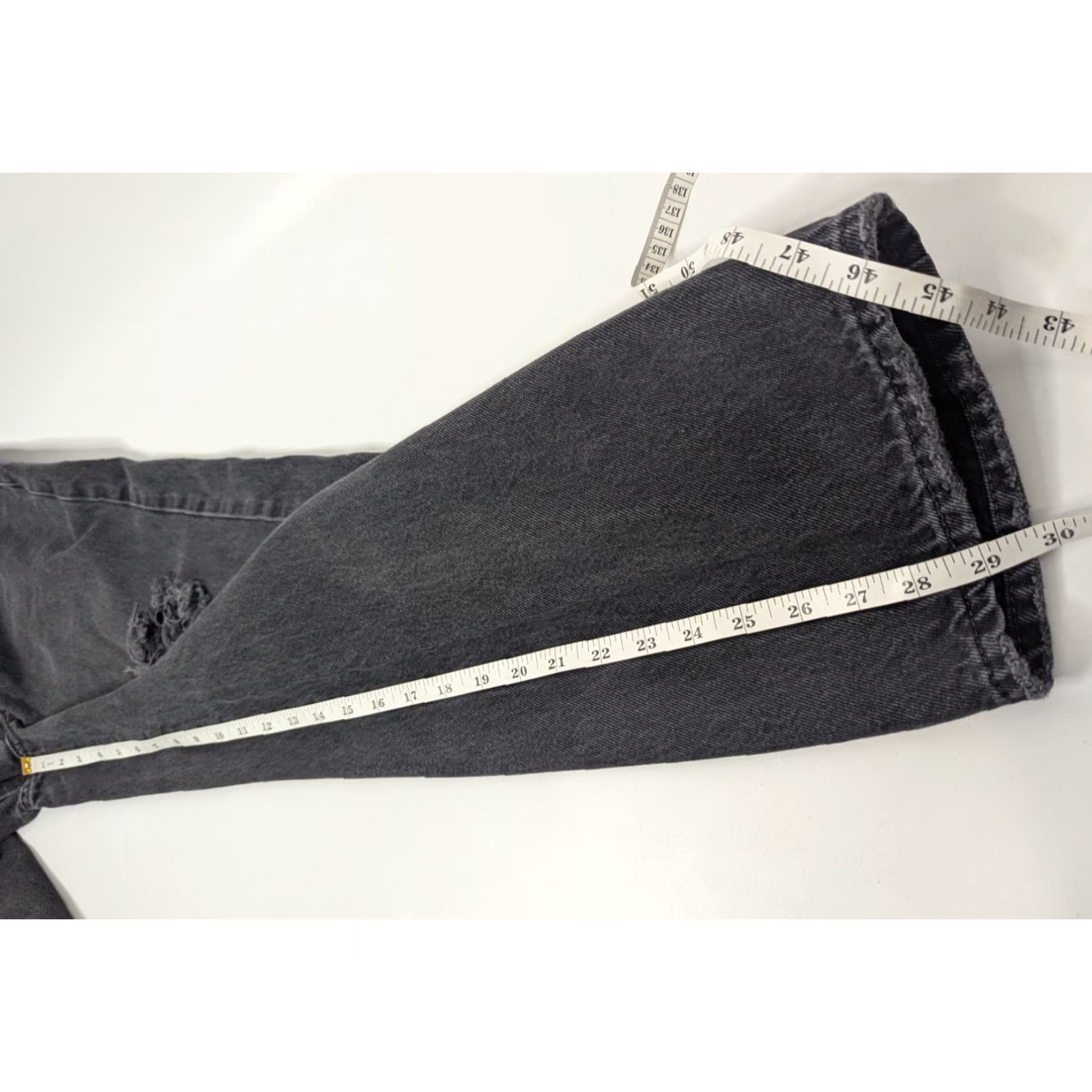 Levi's VINTAGE Levi's Jeans Relaxed Baggy Dad 25 Black Denim Distressed 90s Grunge Womens Jeans Levi's Baggy Dad Style Distressed Rip Mid Rise Cotton Denim Size 42" / US 20 - 6 Thumbnail