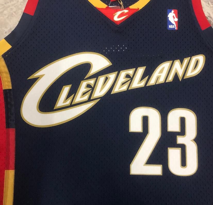 NBA LeBron James Jersey 23 Cleveland Cavaliers Jersey Size US M / EU 48-50 / 2 - 3 Thumbnail