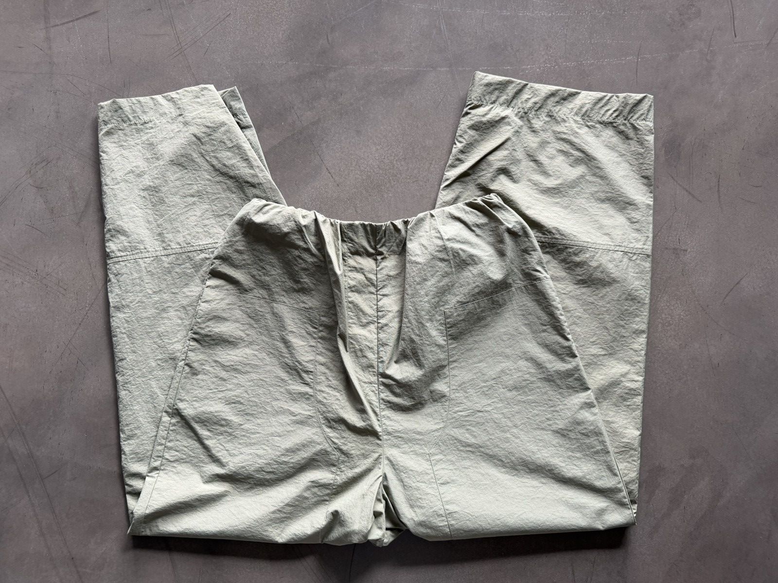 Paris Georgia Paris georgia size medium Nylon pants. Never worn Size 28" / US 6 / IT 42 - 3 Thumbnail