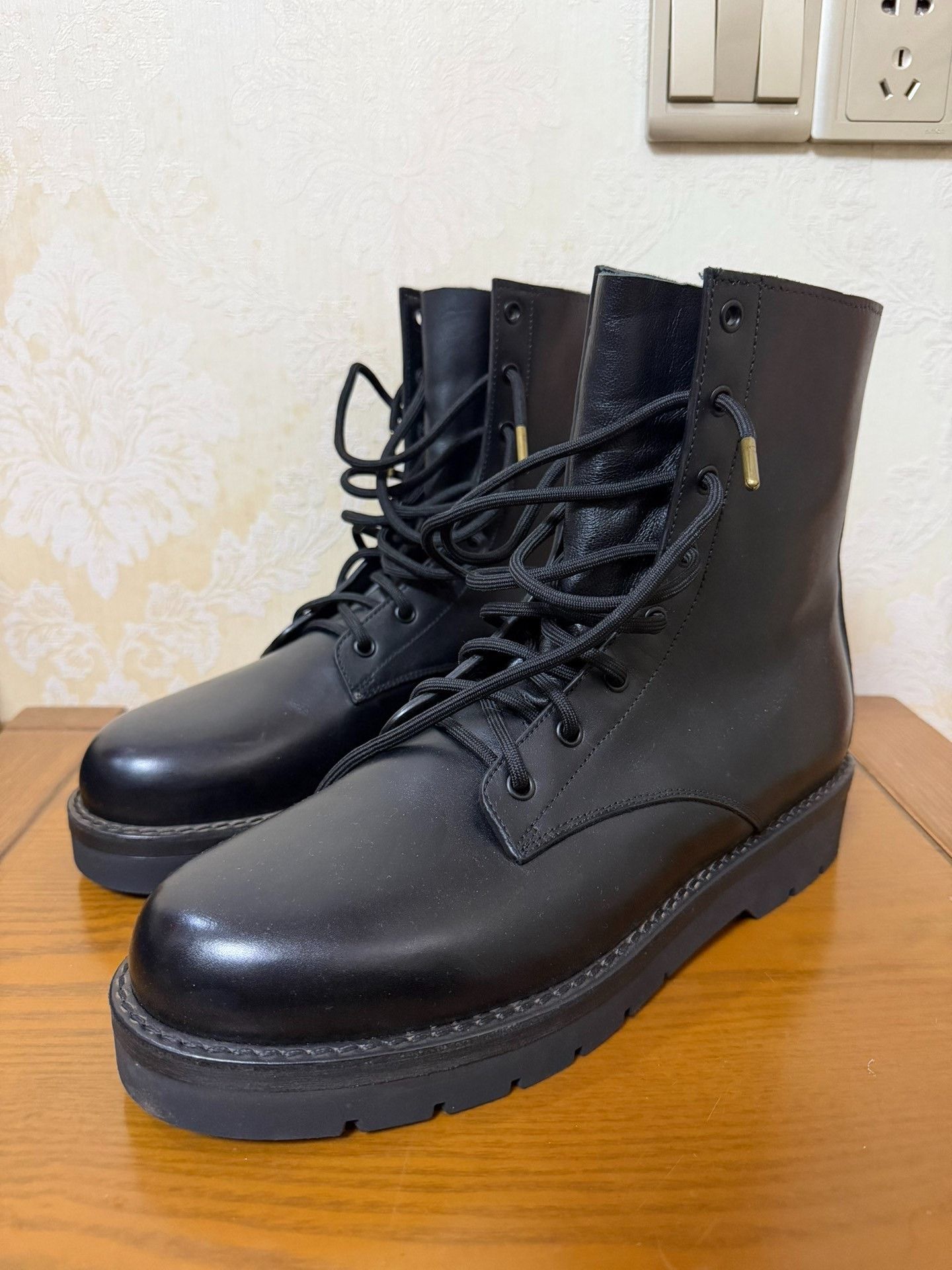 Valentino Valentino Boots 7 Men Size US 7 / EU 40 - 1 Thumbnail