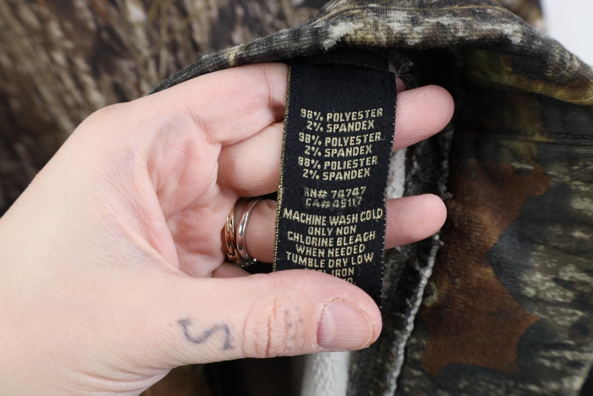 Vintage Vintage Y2K Streetwear Mossy Oak Camouflage Sweatshirt Size US M / EU 48-50 / 2 - 11 Thumbnail