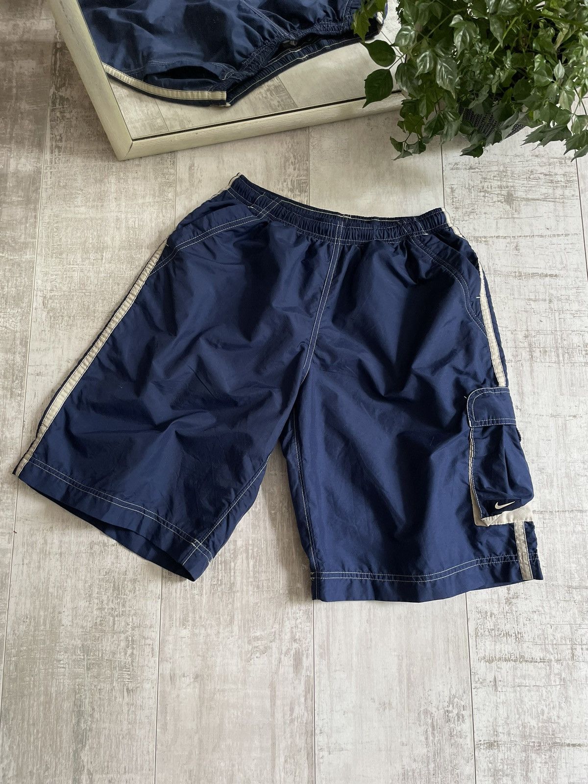 Nike Vintage Nike 90’s Cargo Nylon Shorts Y2K Swoosh Drill RARE Size US 30 / EU 46 - 2 Thumbnail