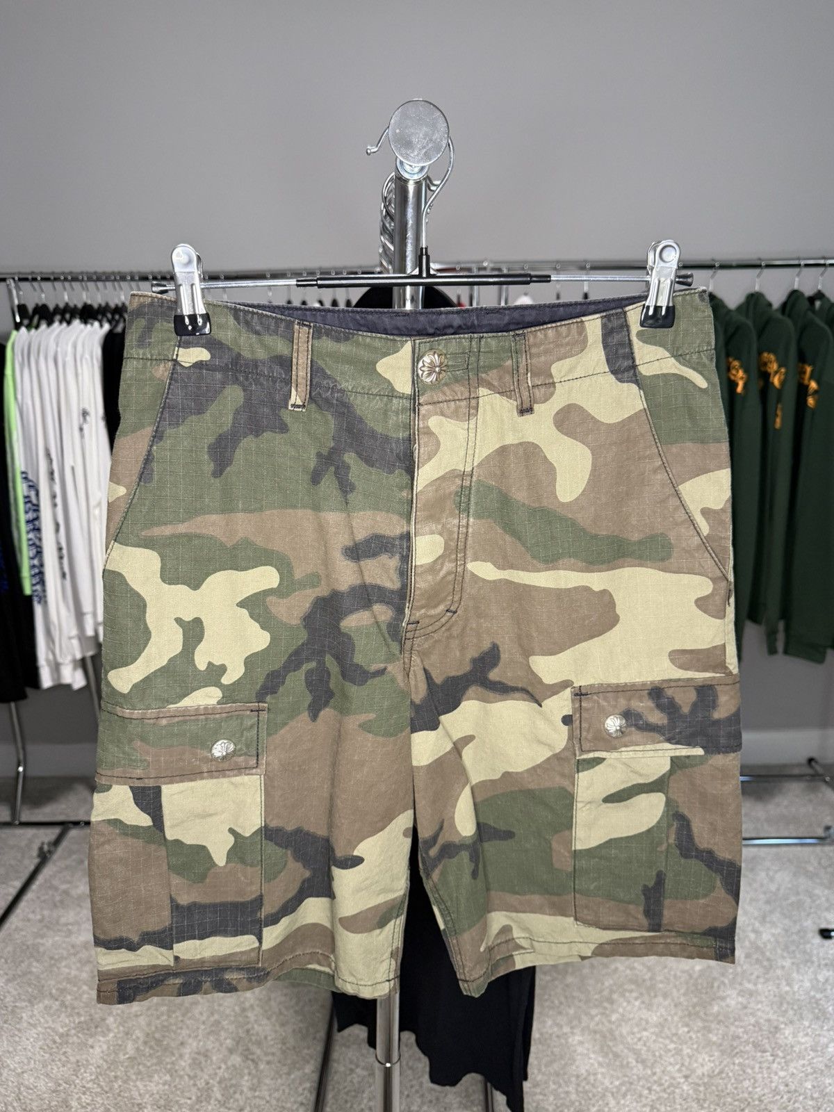 Chrome Hearts Chrome Hearts Camo Cross Patch Devil Dog Shorts Size US 29 - 1 Thumbnail