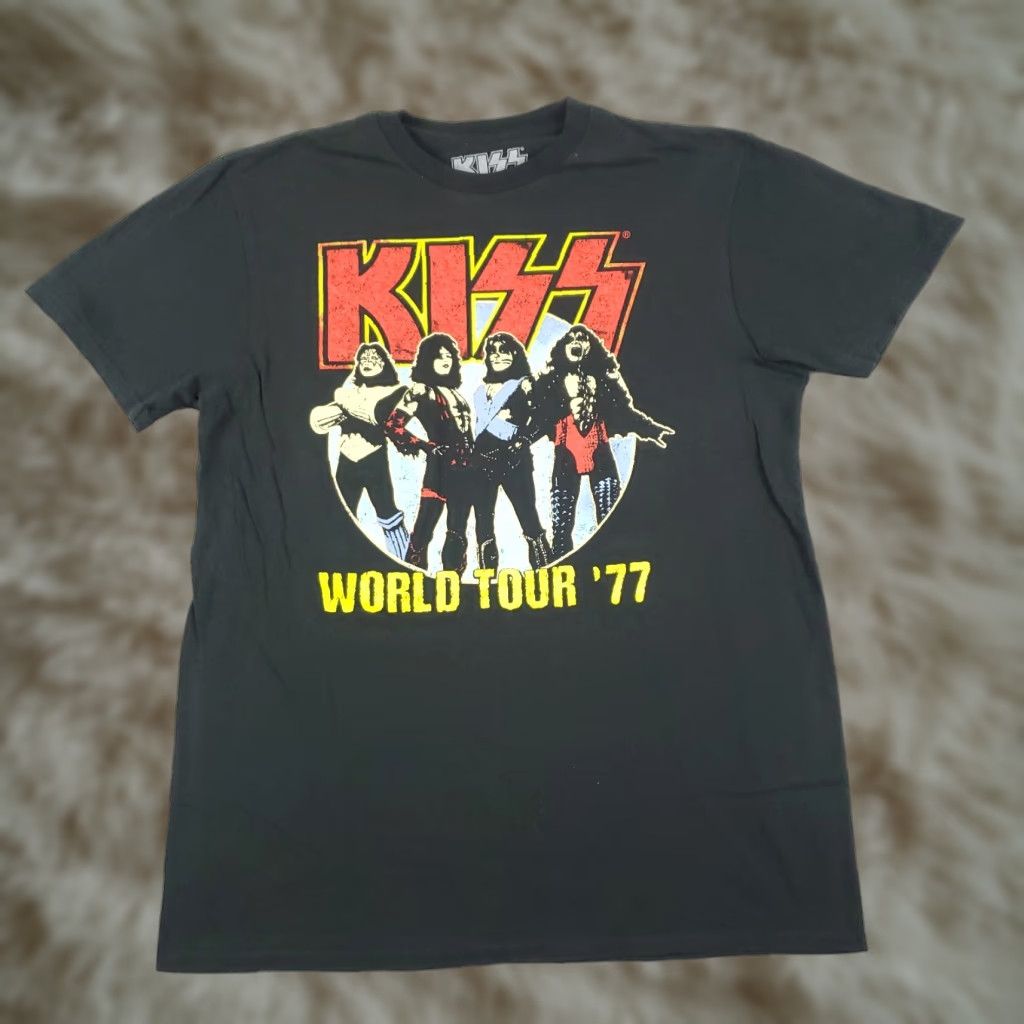 Vintage KISS World Tour 77 Black Graphic Concert Short Sleeve T-Shirt Mens Size Medium Size US M / EU 48-50 / 2 - 1 Thumbnail