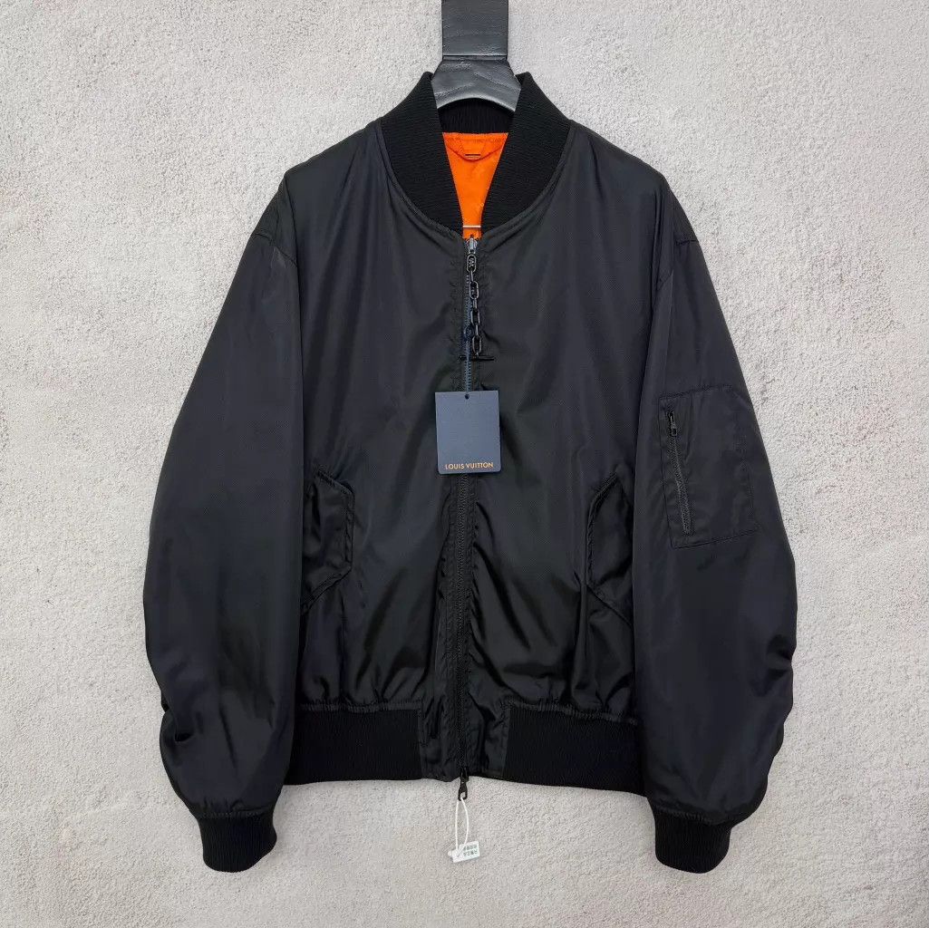 Louis Vuitton LV Reversible Embossed Monogram Padded Jacket Size 52 Size US L / EU 52-54 / 3 - 1 Thumbnail