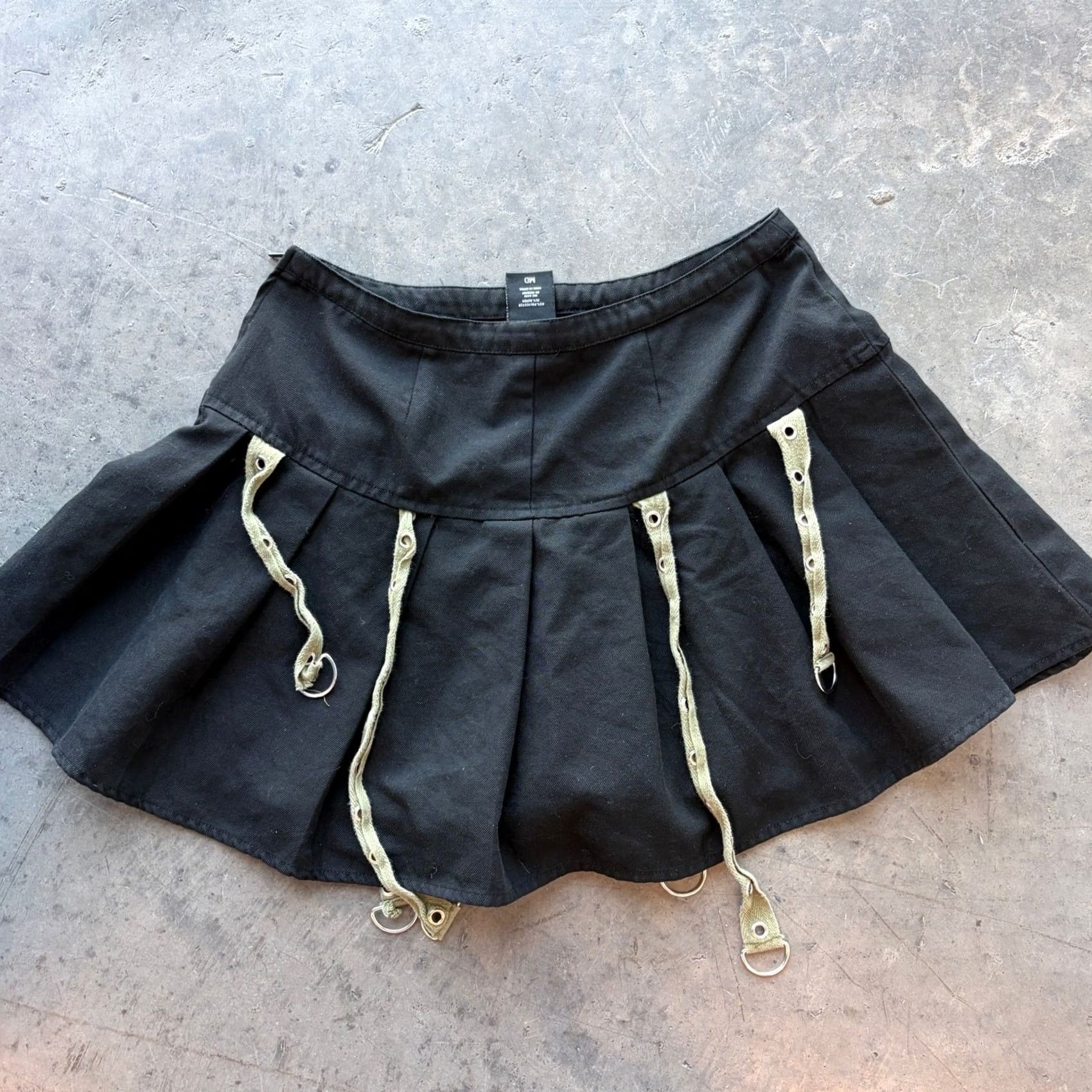 Vintage VINTAGE Y2K Grunge Festival Indie Sleaze Black Buckle Mini Short Skirt Medium Size 32" / US 10 / IT 46 - 2 Thumbnail