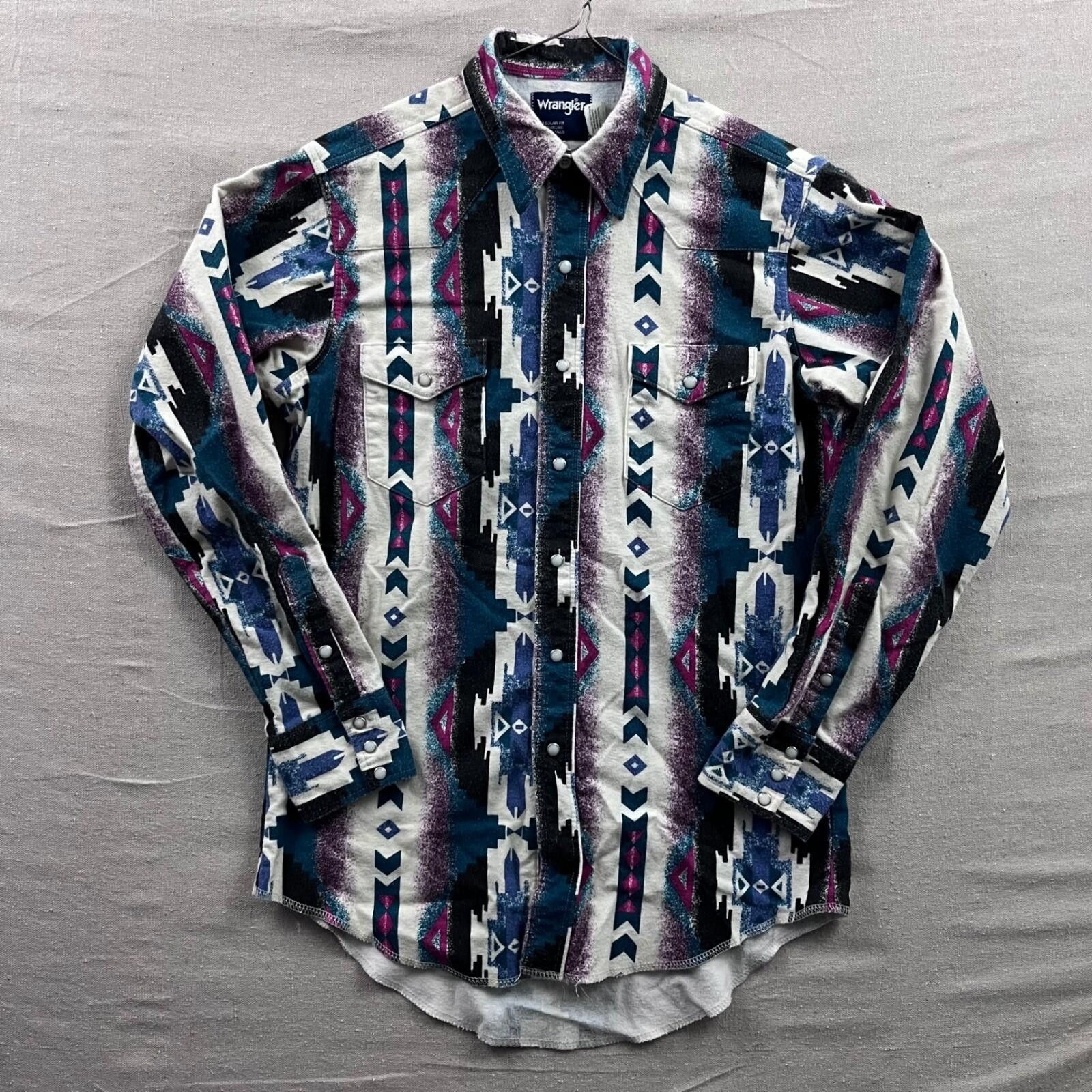 Other Wrangler Mens Vintage Southwestern Aztec Pearl Snap Flannel Size US M / EU 48-50 / 2 - 1 Thumbnail