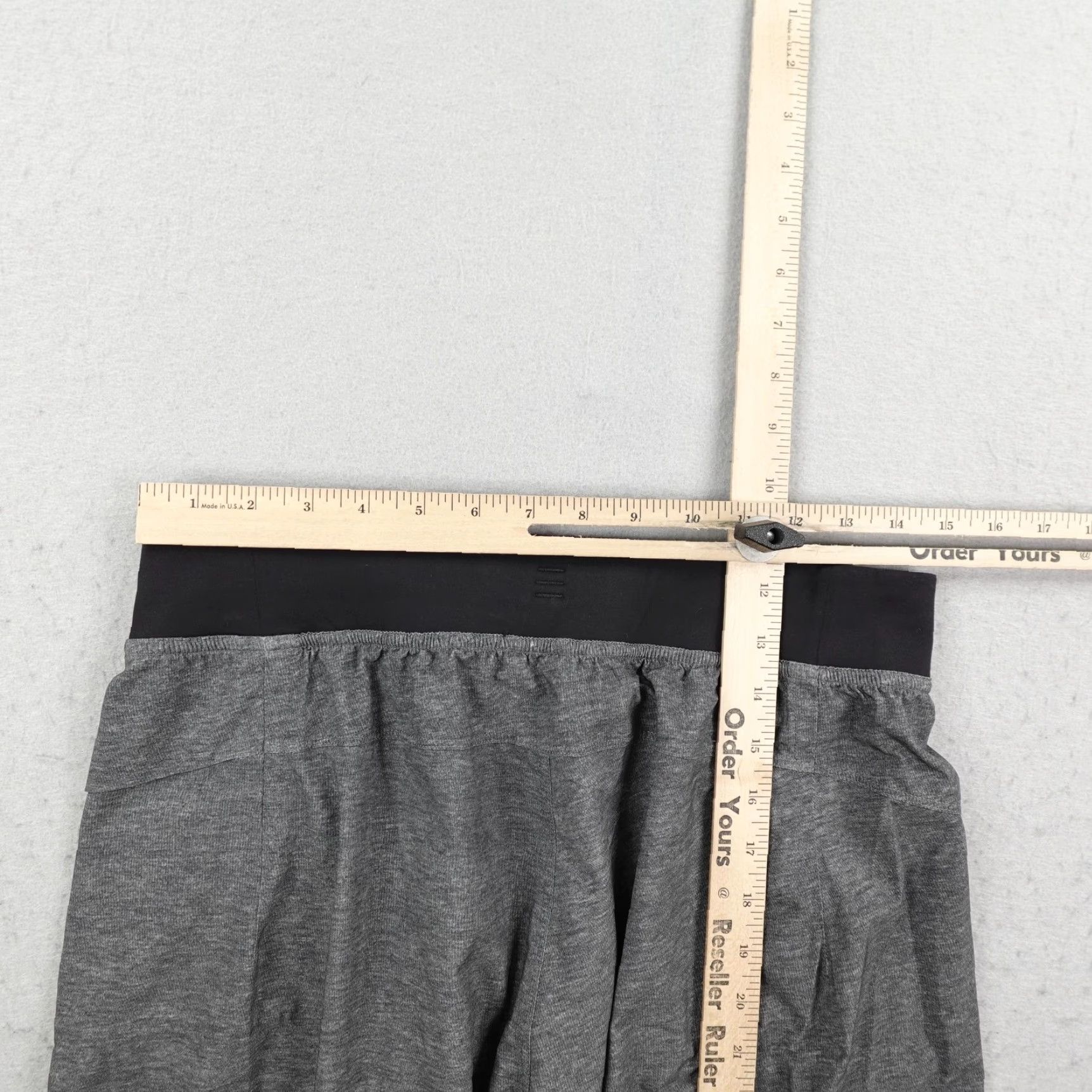 Lululemon Lululemon Shorts Mens Medium Gray Athletic Performance Workout Gym Running Yoga Size US 31 - 6 Thumbnail