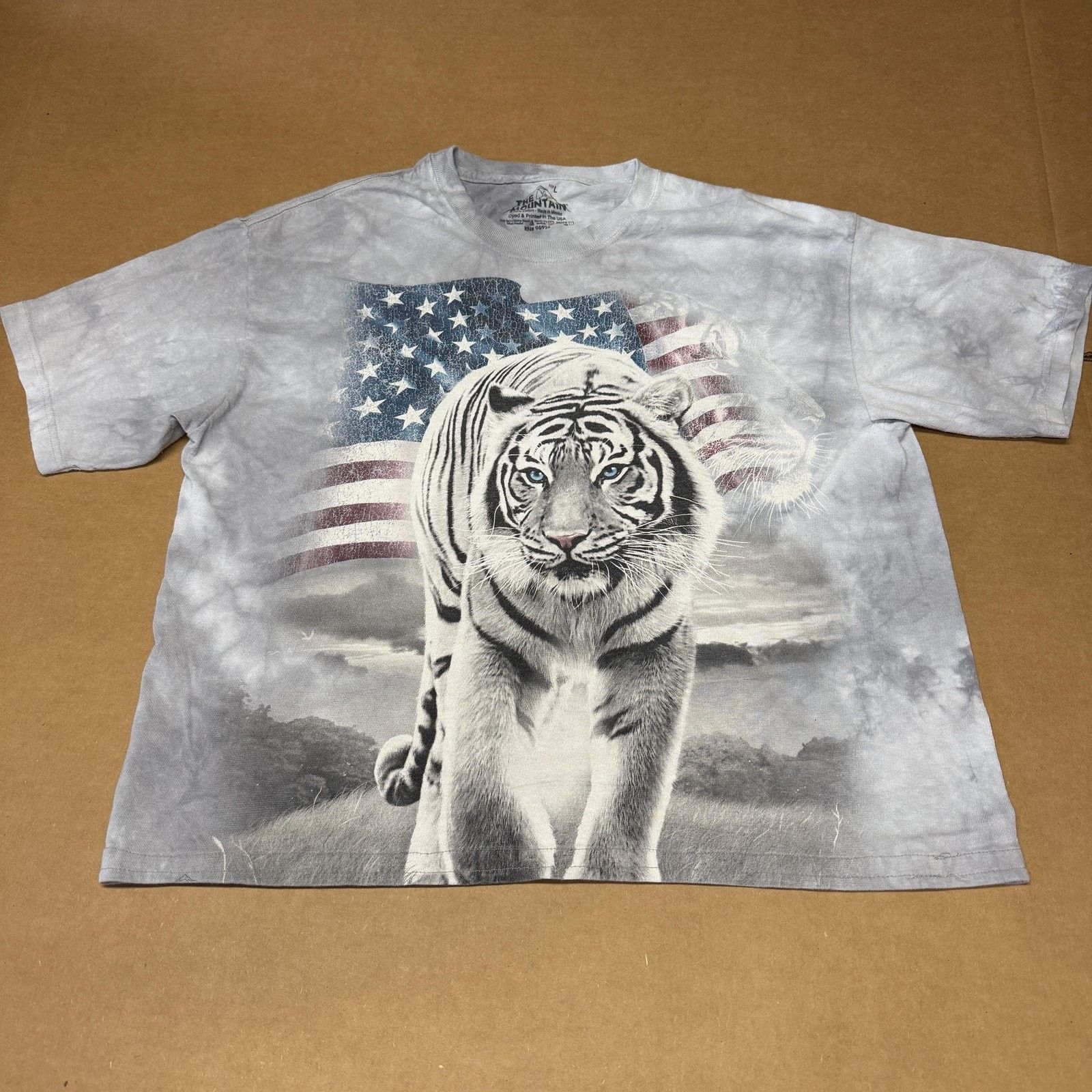 The Mountain The Mountain Shirt Mens Large Gray USA Flag White Tiger Size US L / EU 52-54 / 3 - 1 Thumbnail