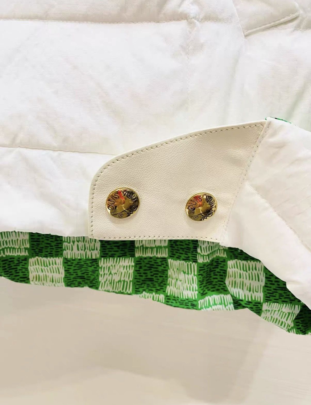 Louis Vuitton Louis Vuitton Classic White Cropped Zip-up Down Vest J33 Size XS / US 0-2 / IT 36-38 - 6 Thumbnail