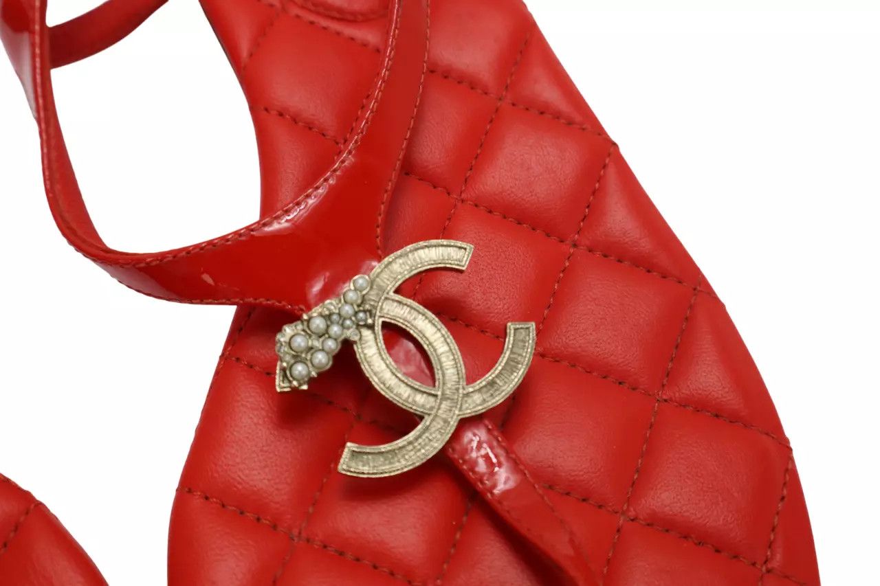 Chanel CHANEL Women's EU 38 Red Patent Leather Flip Flops Sandals Size US 8 / IT 38 - 5 Thumbnail