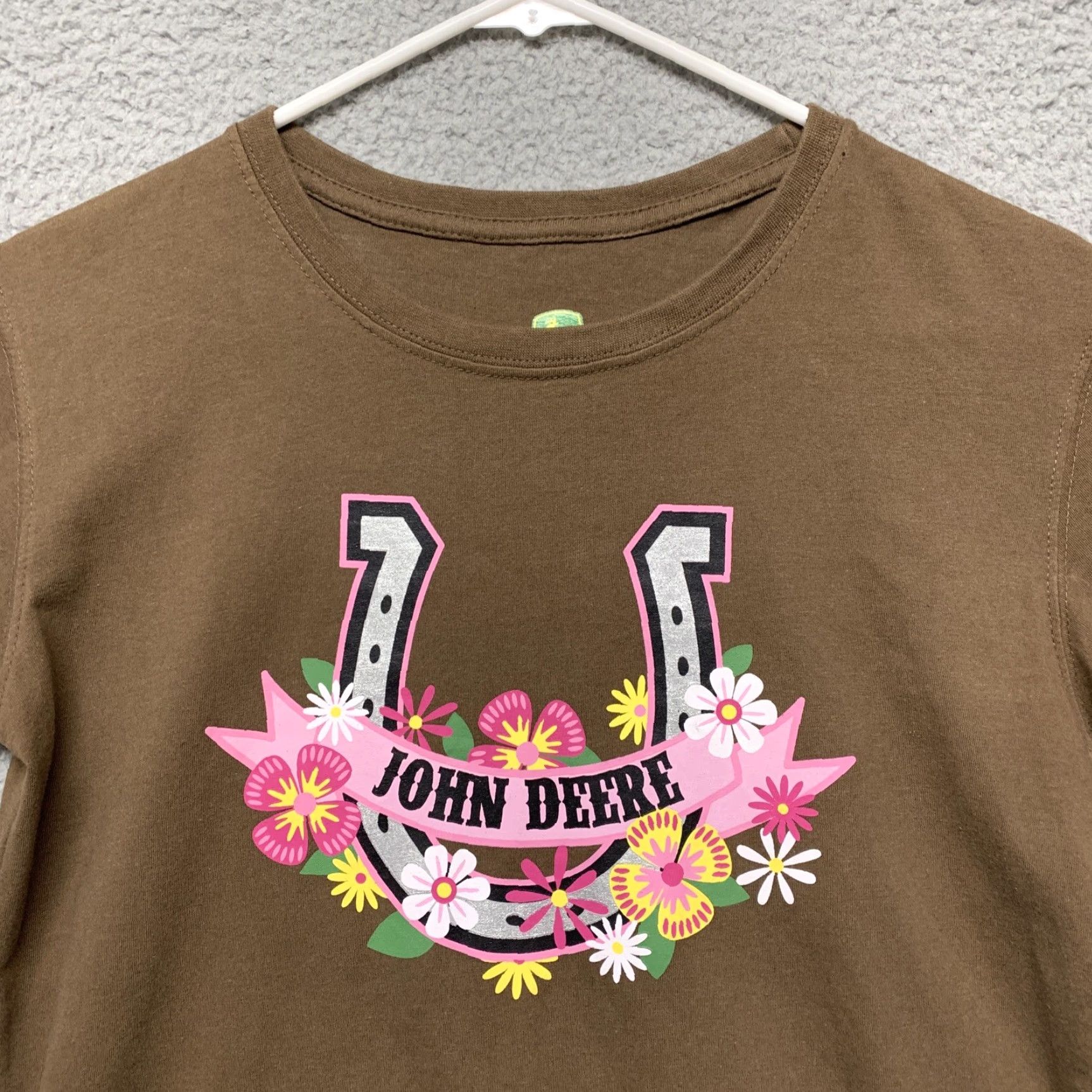 John Deere John Deere T-Shirt Women S/P Brown Large Graphic LOGO Horseshoe Flowers Crew Neck Short Sleeve Cap Sleeve 100% Cotton Shirt Logo Knit Casual Mens? Size S / US 4 / IT 40 - 2 Thumbnail