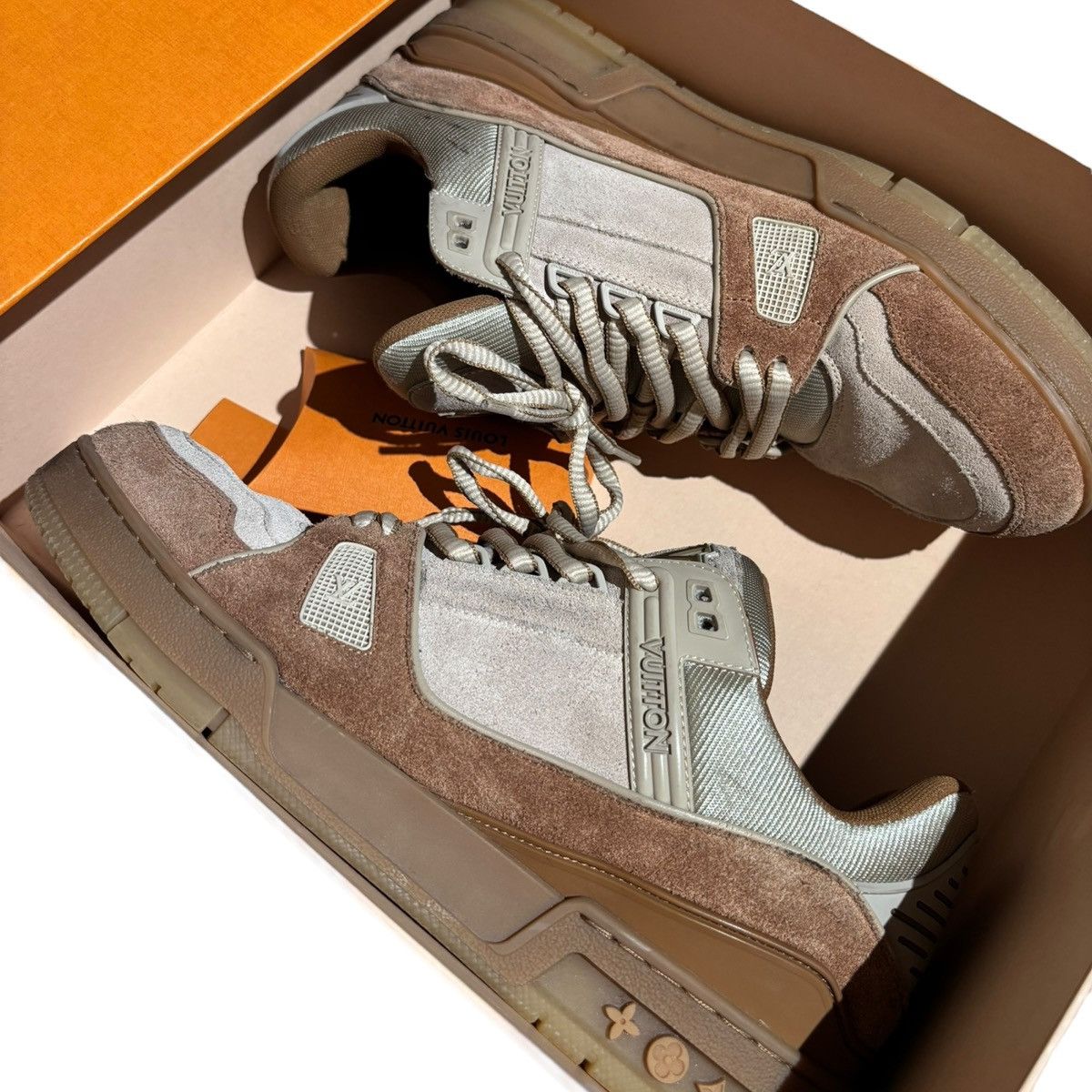 Louis Vuitton Low Trainer suede leather sneaker Size US 9 / EU 42 - 2 Thumbnail