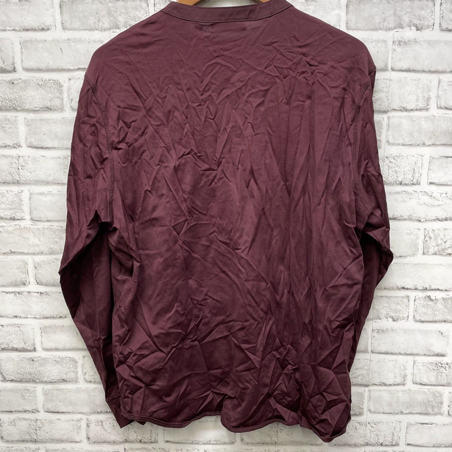 Murano VINTAGE Murano Slim Fit Henley Shirt Mens XL Red Long Sleeve Button-Up 2000s/90s Concert? Size US XL / EU 56 / 4 - 5 Thumbnail
