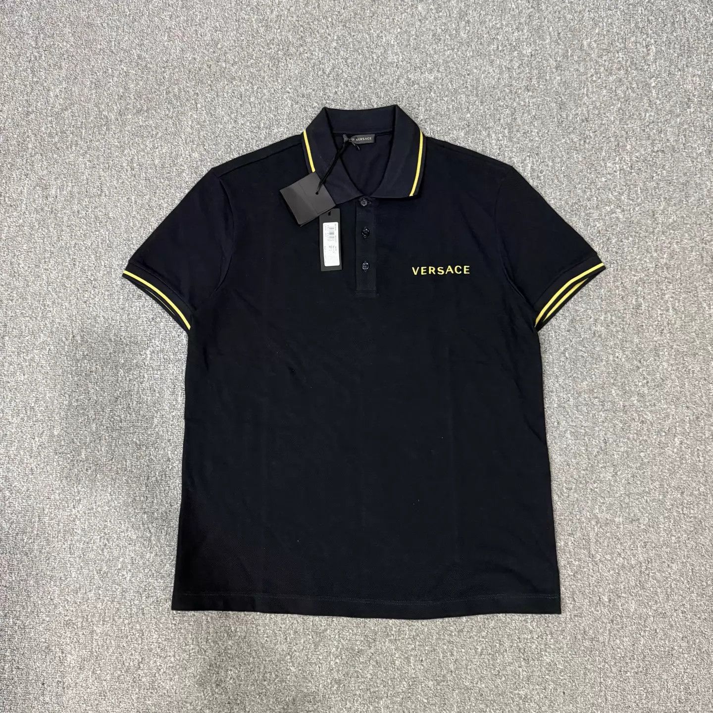 Versace Versace Black Gold Logo Short Sleeve Polo L Size US L / EU 52-54 / 3 - 1 Thumbnail