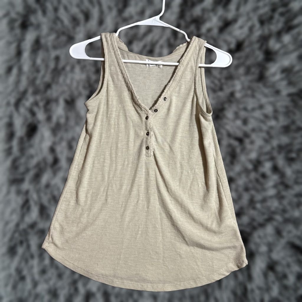 Vintage Maurices Tank Top Women Size Small Chic Ribbed Knit Button Front Y2K Style Shirt Women S Beige Knit 65% Polyester 35% Rayon Size S / US 4 / IT 40 - 1 Thumbnail