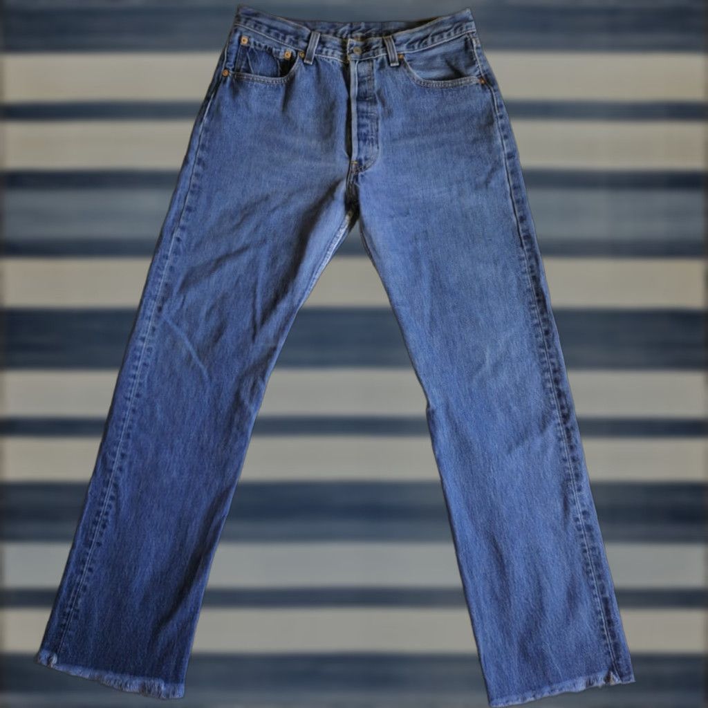 VINTAGE Levi's 501 Jeans 34x31 90s Blue Denim Button Fly USA Made Straight Leg Womens Jeans