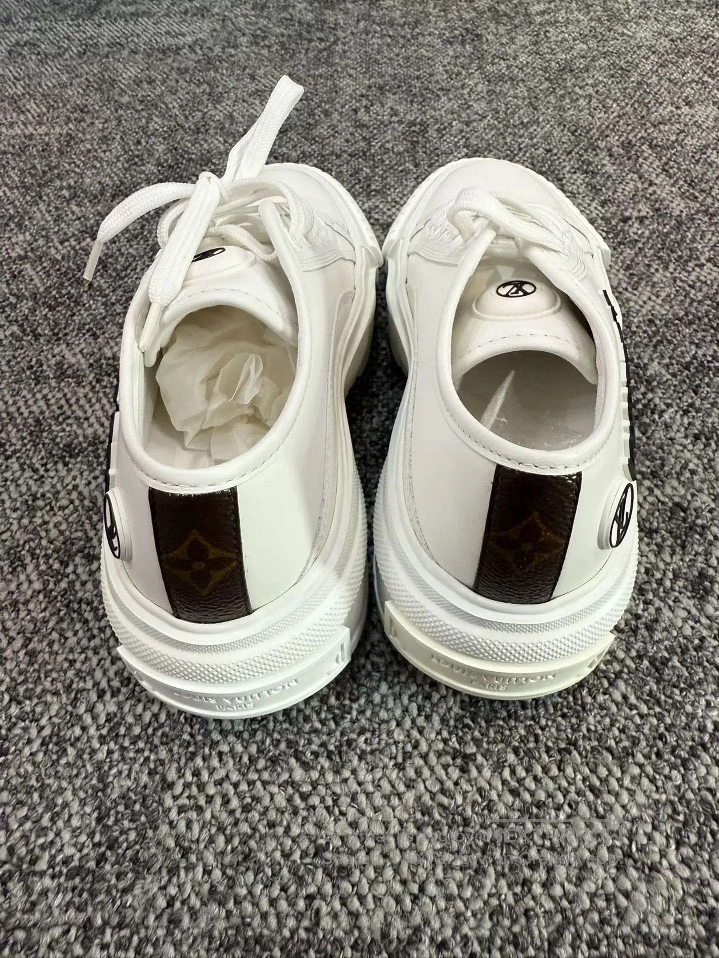 Louis Vuitton LV Women's White Logo Sneakers 35.5. Size US 4.5 / IT 34.5 - 3 Thumbnail