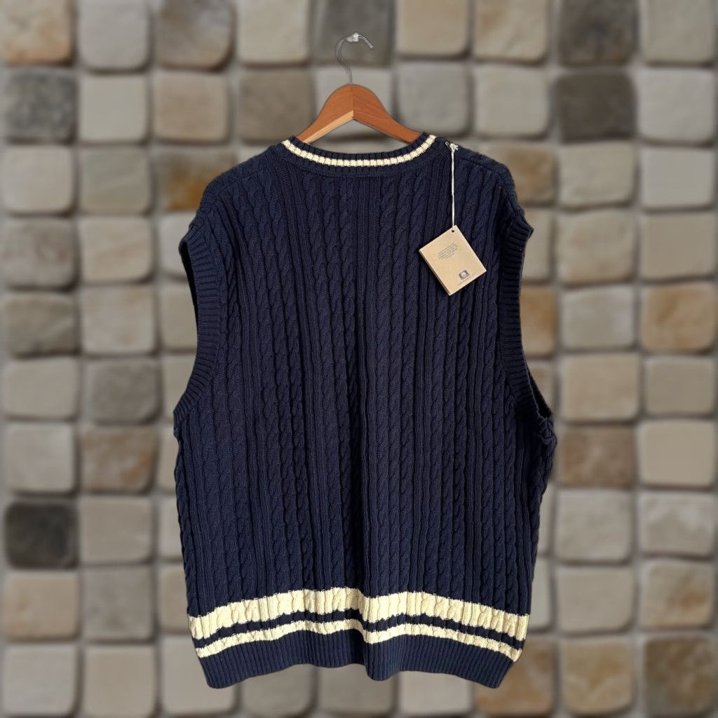 Vintage VINTAGE Old Glory Men’s Sweater Vest Knit Cable-NK V-Neck Sleeveless Navy 2XL Tall 90s Retro Size US XXL / EU 58 / 5 - 1 Thumbnail
