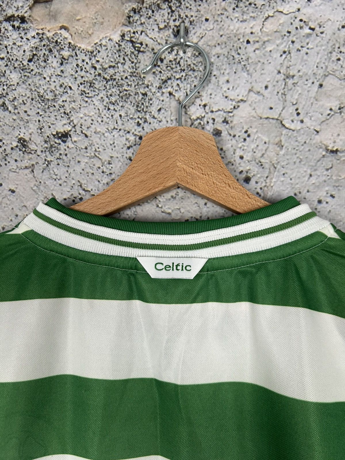 Umbro Vintage Celtic Glasgow Umbro 90s Soccer Jersey Foot all Rare Size US XL / EU 56 / 4 - 7 Thumbnail