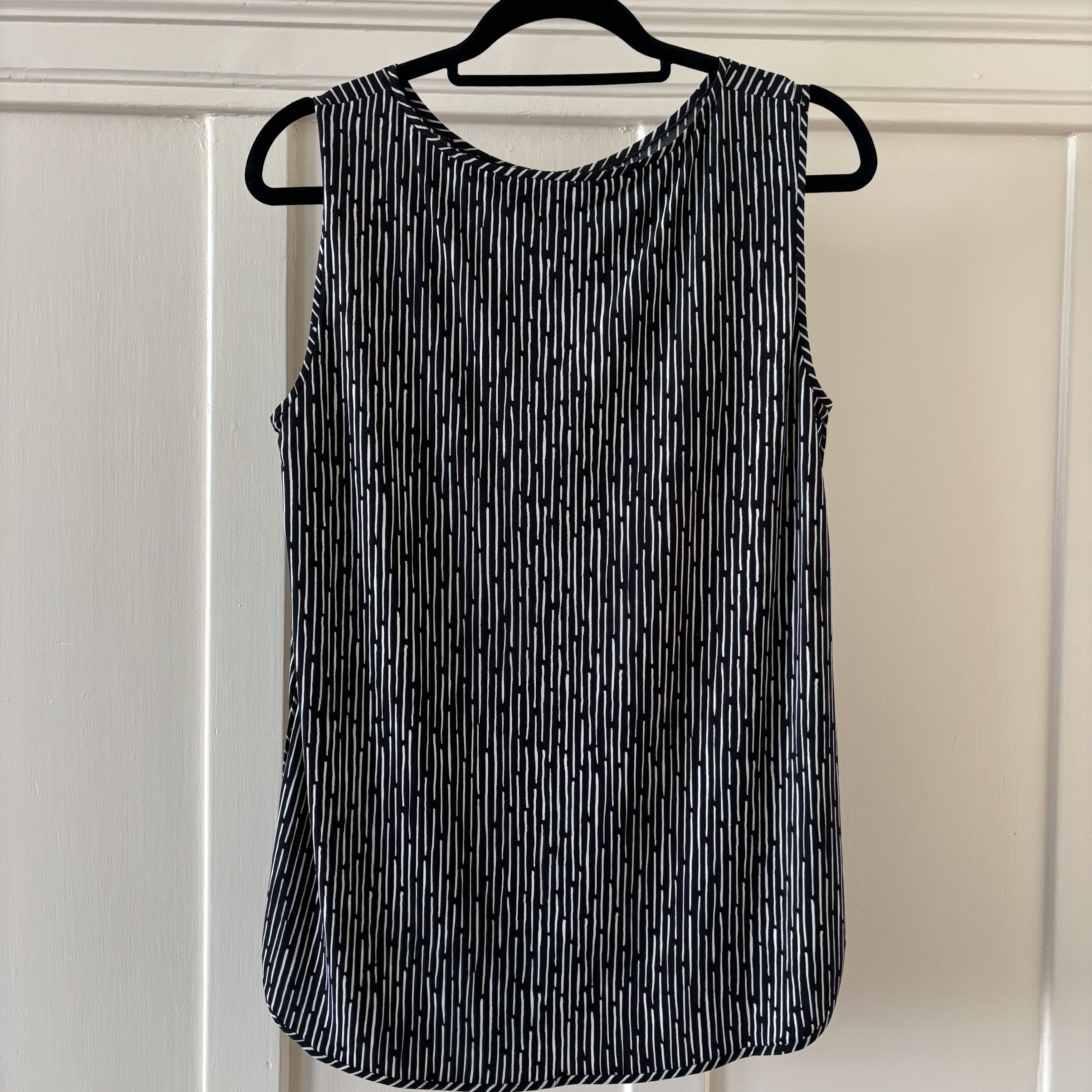 Max Mara Max Mara Minimalist Striped Keyhole Sleeveless Top Size M / US 6-8 / IT 42-44 - 5 Thumbnail