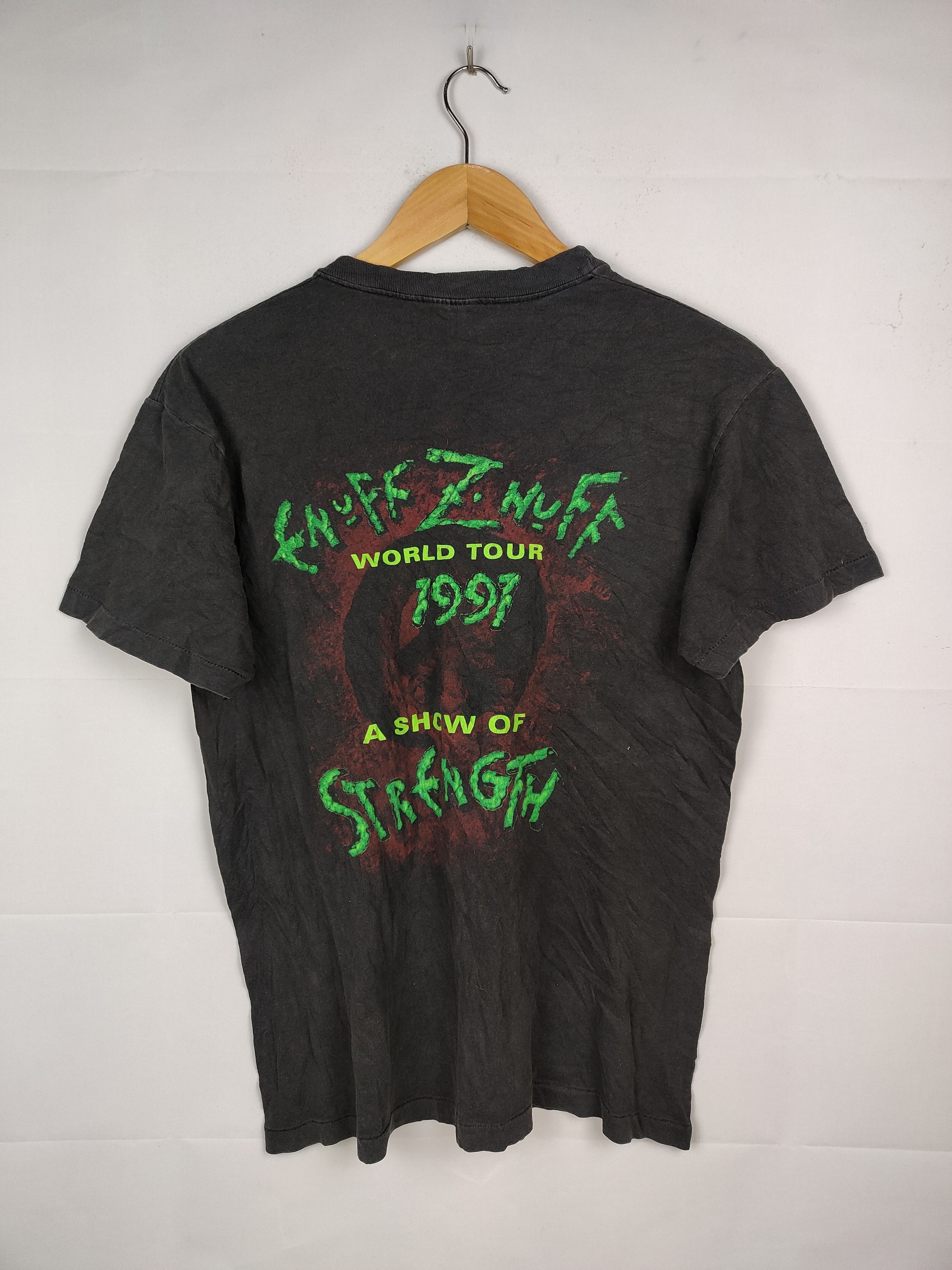 Band Tees × Vintage Vintage 90s E nuff Z' Nuff Band 1997 Tour Size US M / EU 48-50 / 2 - 4 Thumbnail