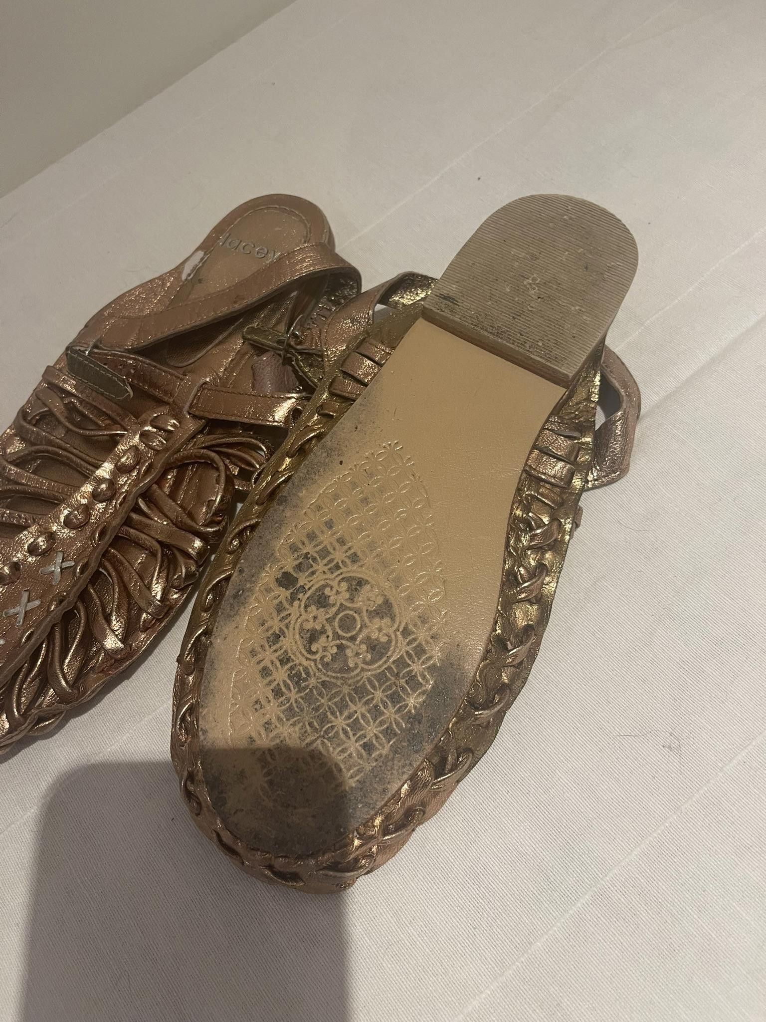 Designer Laceys Gold Gladiator Sandles Size US 8 / IT 38 - 4 Thumbnail