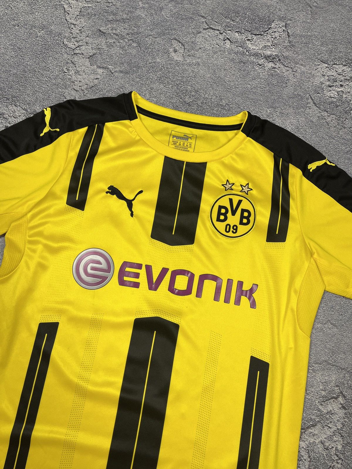 Puma × Vintage 2016 - 2017 Borussia Dortmund cup shirt Jersey Soccer Size US S / EU 44-46 / 1 - 2 Thumbnail