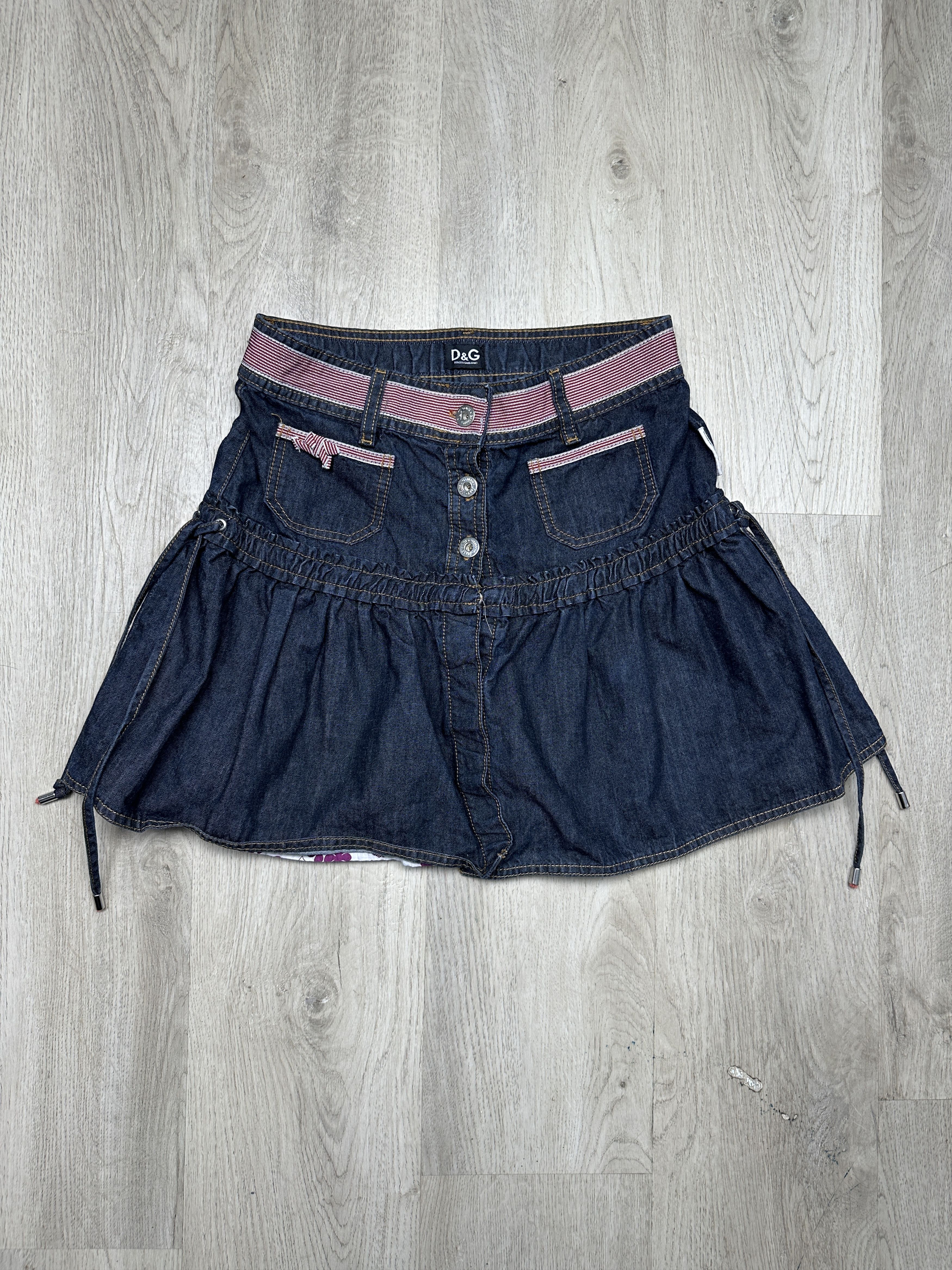 Dolce & Gabbana Dolce & Gabbana Vintage Womens Mini Skirt Size 27" / US 4 / IT 40 - 1 Thumbnail