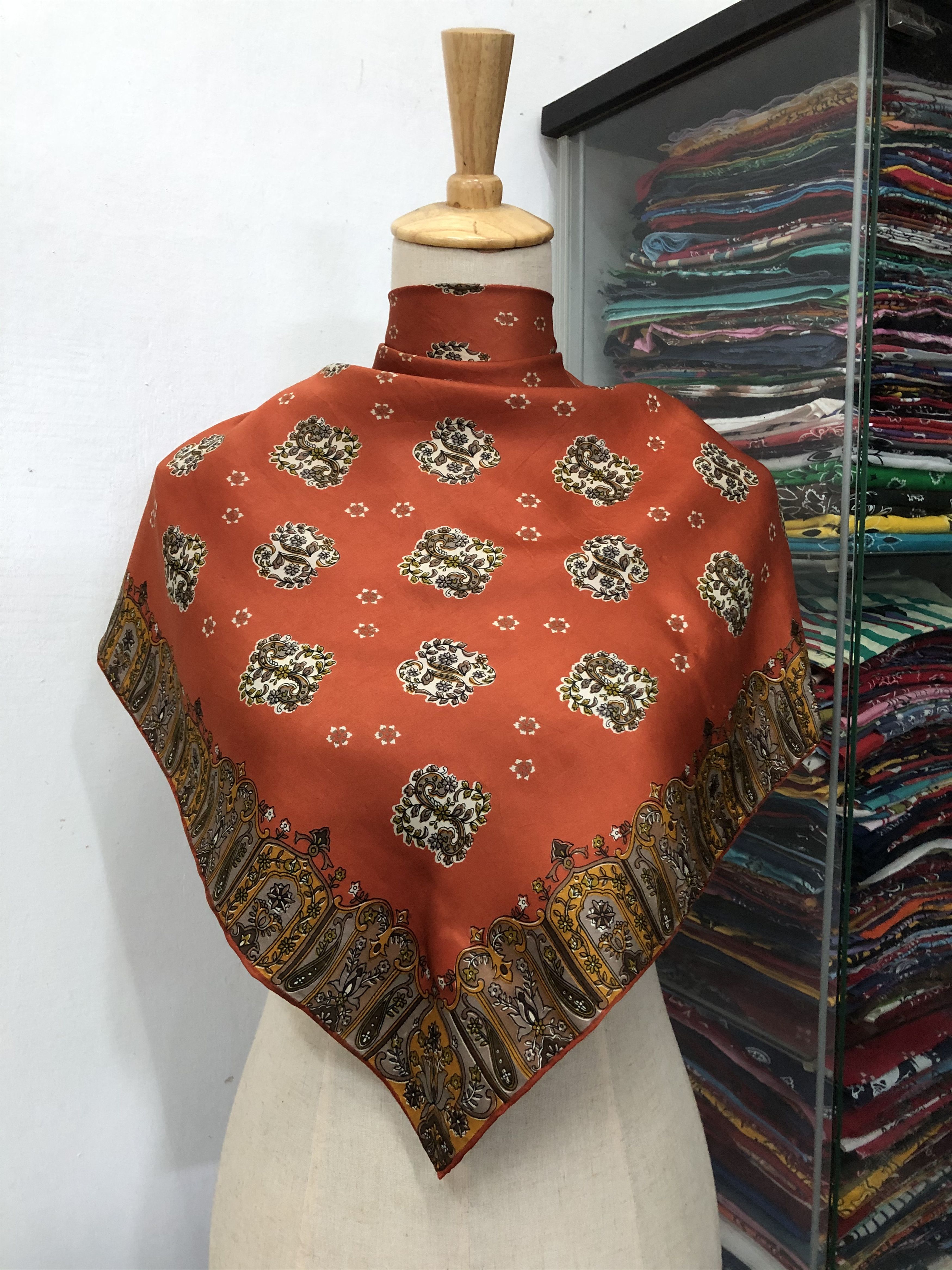 Vintage Vintage Silk Scarf Size ONE SIZE - 1 Thumbnail