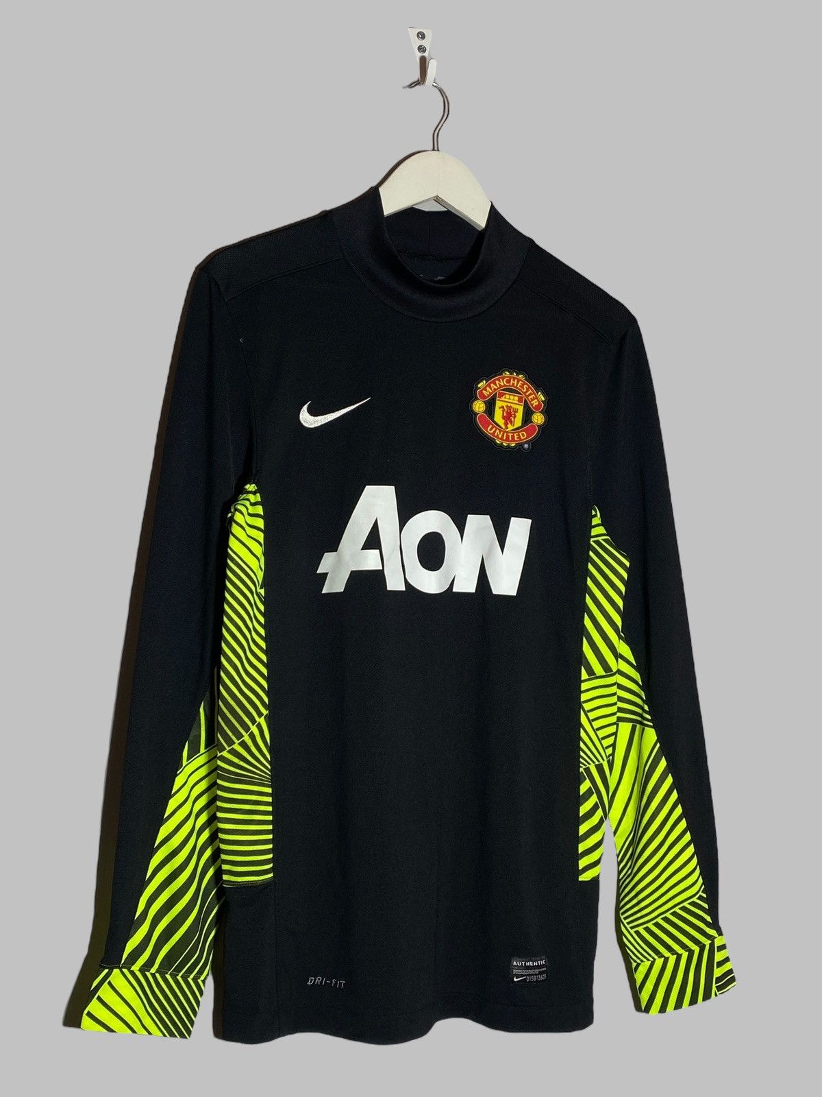 Nike Nike Manchester United 2011/12 Goalkeeper Football Shirt Size US S / EU 44-46 / 1 - 3 Thumbnail
