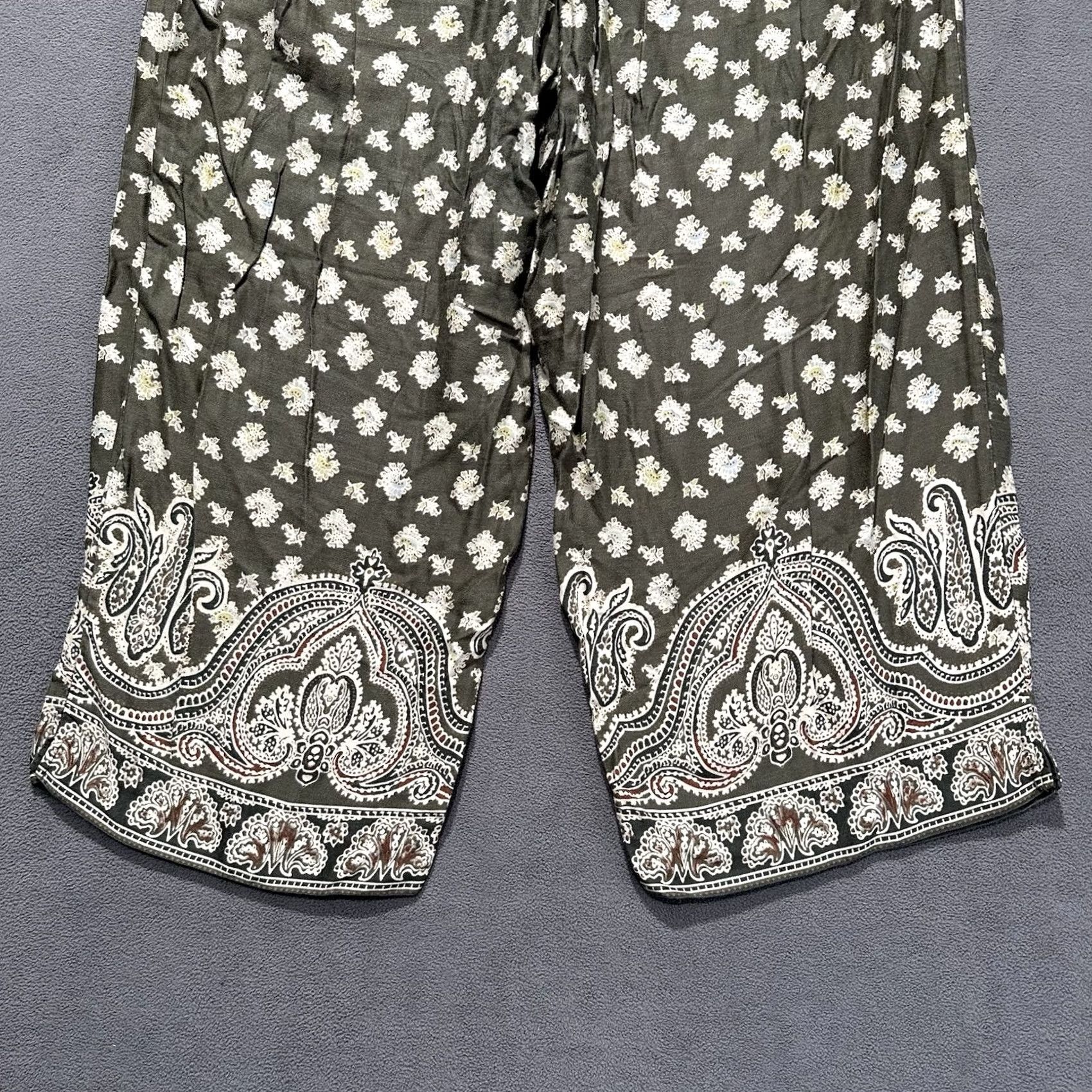 Vintage Islander Cropped Pants Women's 24W Green Tropical Paisley Elastic Waist Cropped Pant Beac h Bohemian Unspecified Size 42" / US 20 - 6 Thumbnail