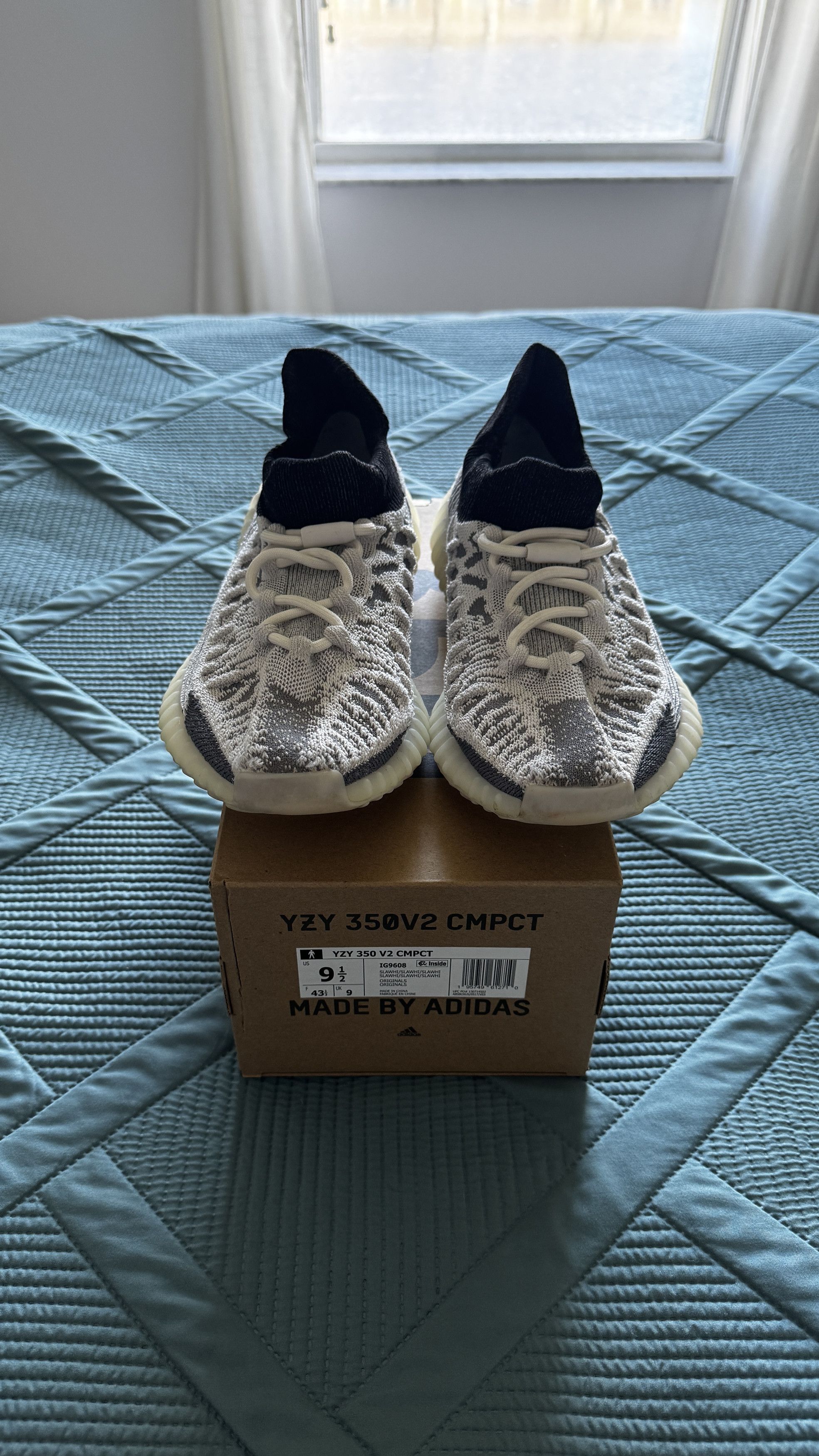 Yeezy Adidas Yeezy 350 V2 CMPCT Slate Panda Size US 9.5 / EU 42-43 - 1 Thumbnail