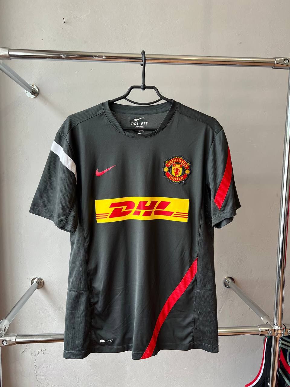 Nike 2012/13 NIKE MANCHESTER UNITED TRAINING SOCCER JERSEY SHIRT Size US L / EU 52-54 / 3 - 2 Thumbnail