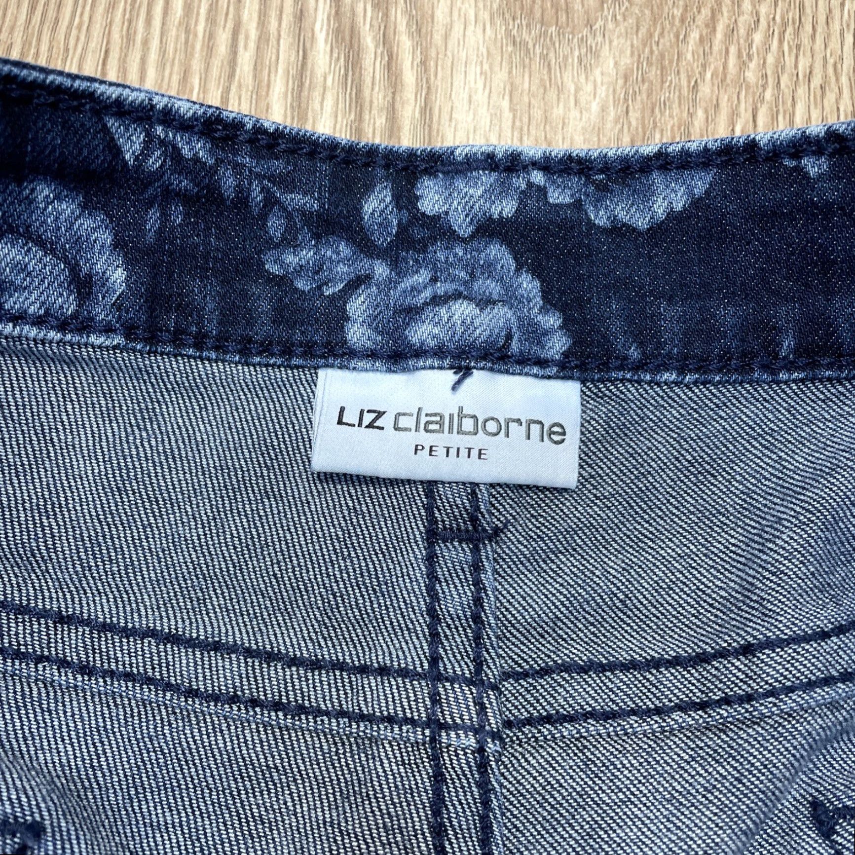Liz Claiborne VINTAGE Liz Claiborne Women’s Petite 14P Blue Floral Print Straight Jeans Pants Size 36" / US 14 / IT 50 - 2 Thumbnail