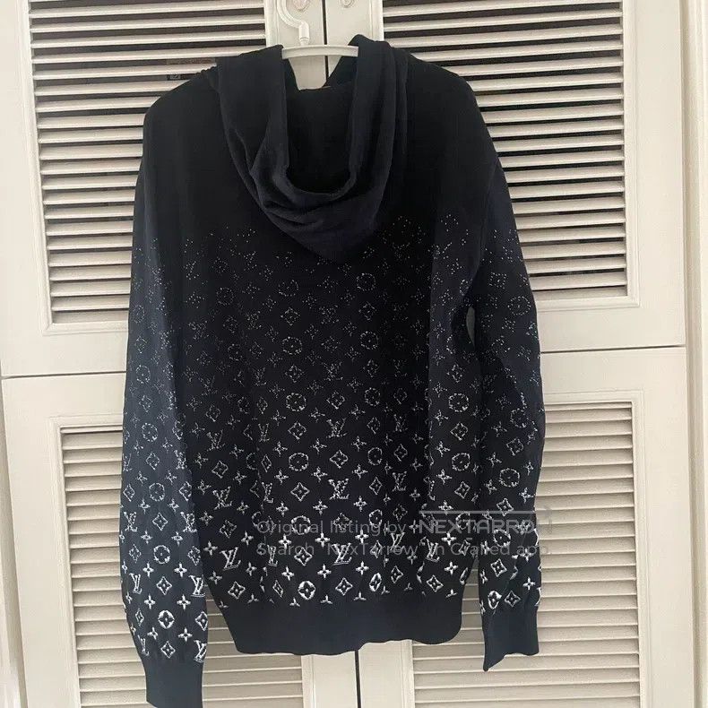 Louis Vuitton Louis Vuitton Monogram Full Print Gradient Hoodie Size US L / EU 52-54 / 3 - 2 Thumbnail