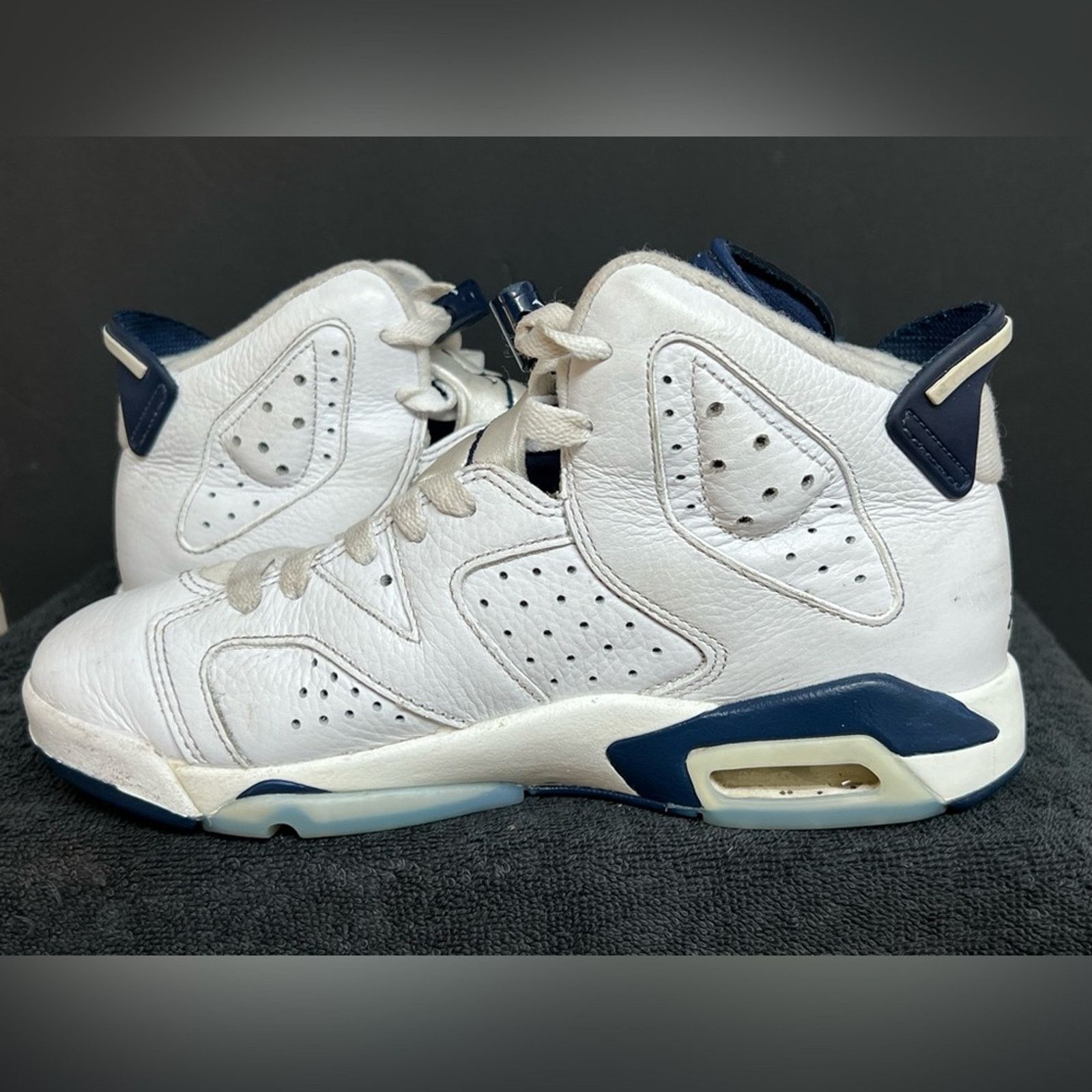 Jordan Brand Air Jordan 6 Retro Midnight Leather Shoes 5.5Y Women 7 Size US 7 / IT 37 - 5 Thumbnail