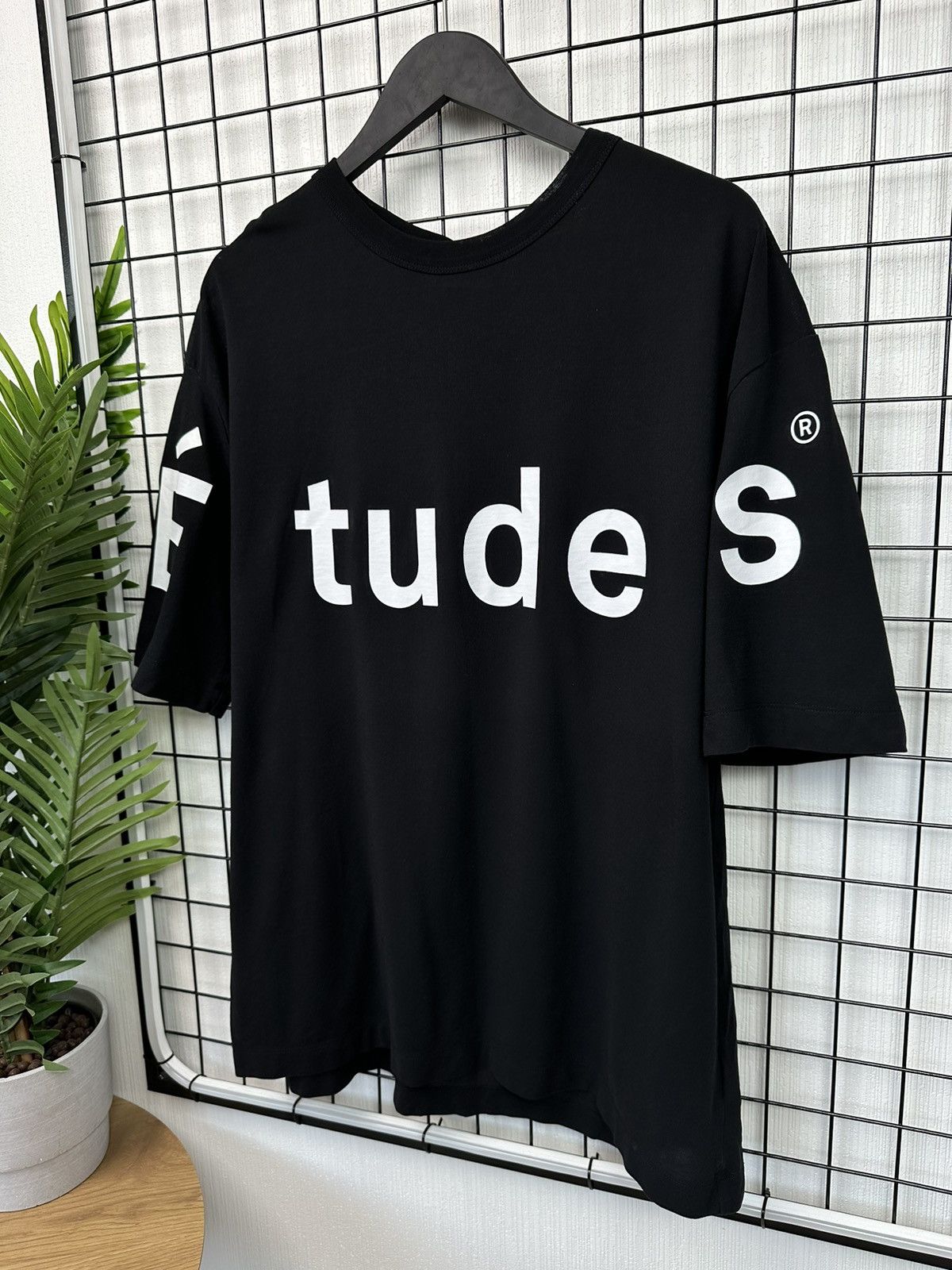 Etudes Etudes Paris Museum Tee Men Black Oversized made in Portugal Size US M / EU 48-50 / 2 - 2 Thumbnail