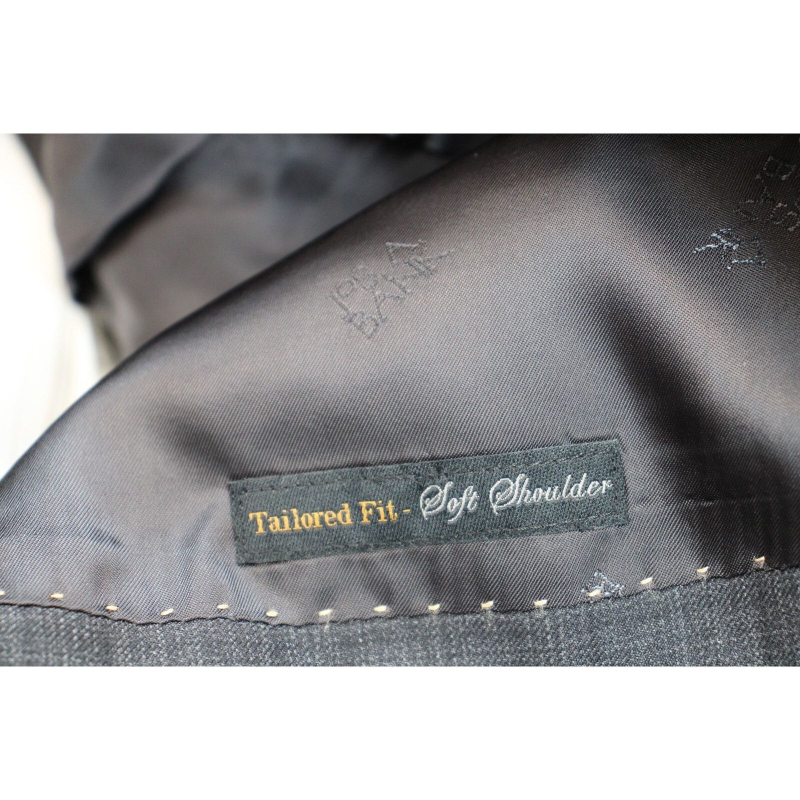 Jos. A. Bank Jos A Bank Blazer Mens 44R Gray Wool Reserve Tailored Fit Size 44R - 5 Thumbnail