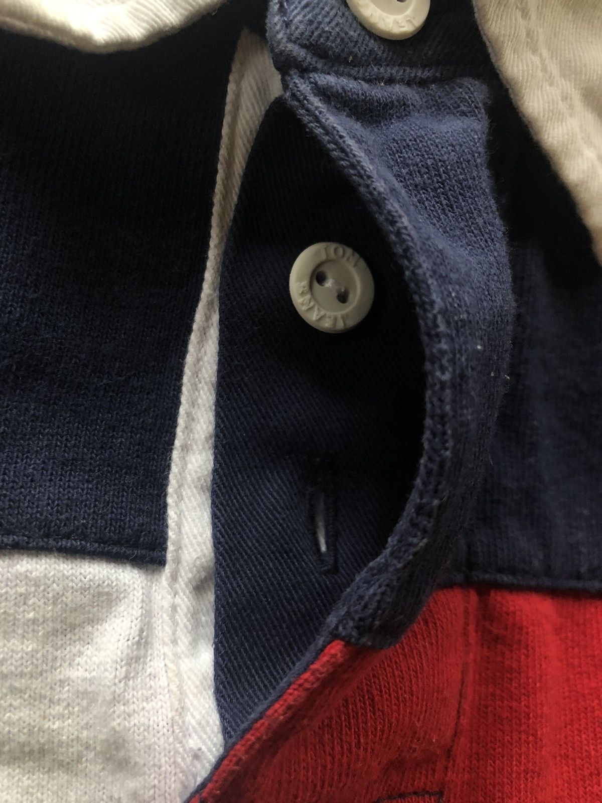 Tommy Hilfiger × Vintage Vintage Tommy Hilfiger Big Logo Polo Rugby Size US L / EU 52-54 / 3 - 7 Thumbnail