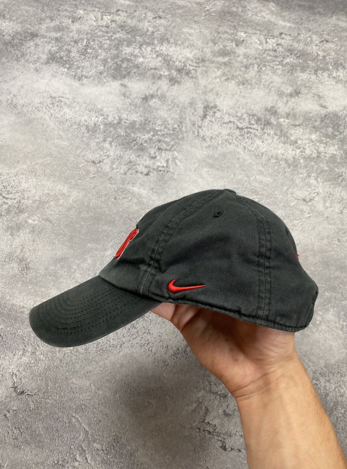 Nike Vintage Nike Team Reds Cap Rare Black Y2K 90s Swoosh Hat MLB Size ONE SIZE - 4 Thumbnail