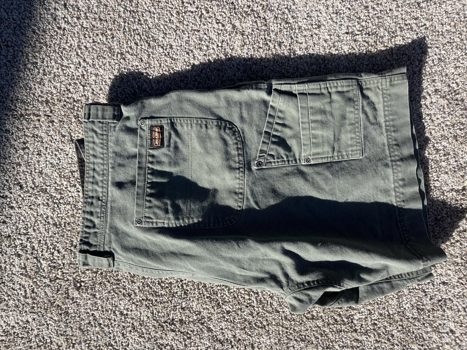 Other Stylish Green Cargo Shorts for Outdoor Adventures Size US 40 / EU 56 - 5 Thumbnail