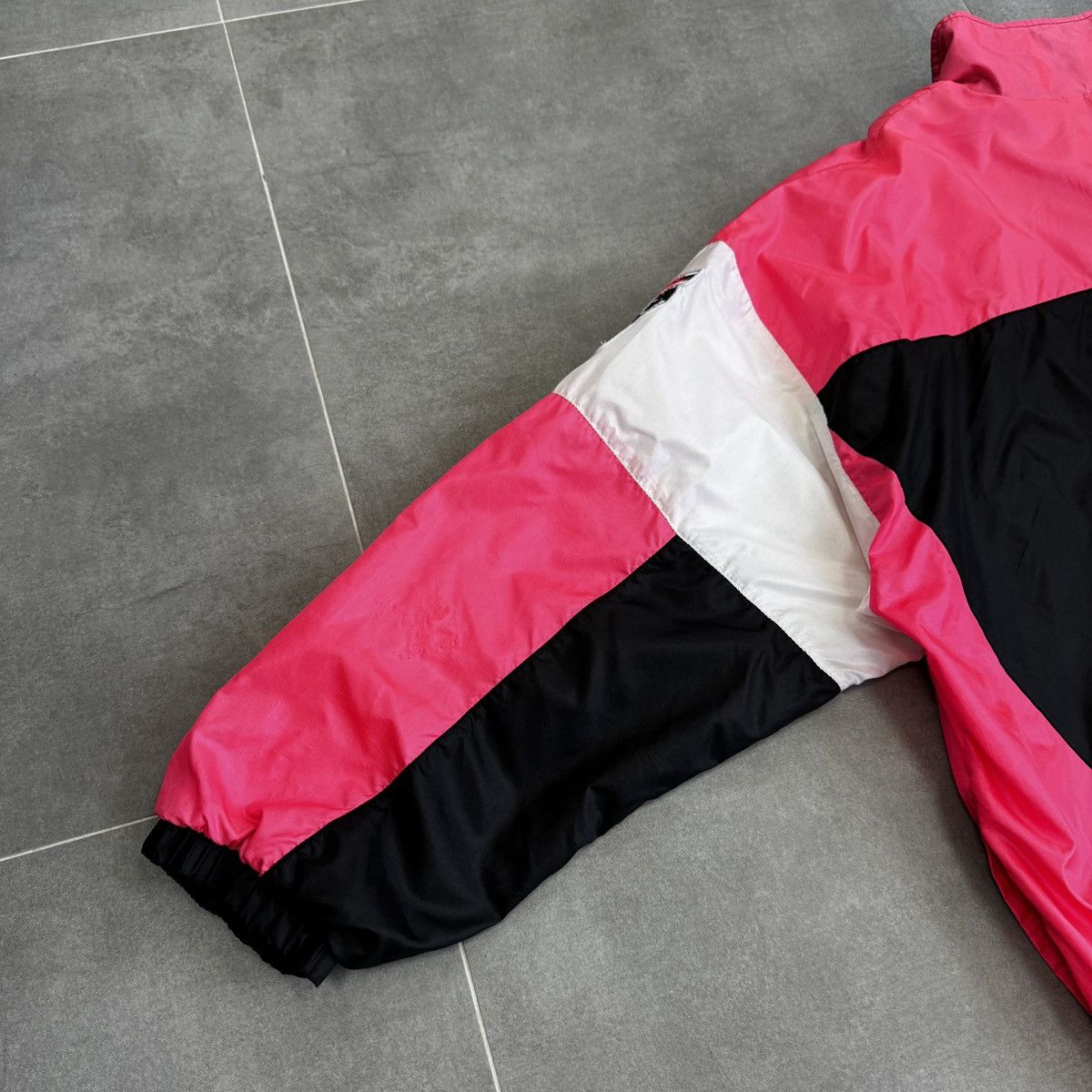 Nike Vintage Nike International Nylon Men Track Jacket Size XL Size US XL / EU 56 / 4 - 14 Thumbnail