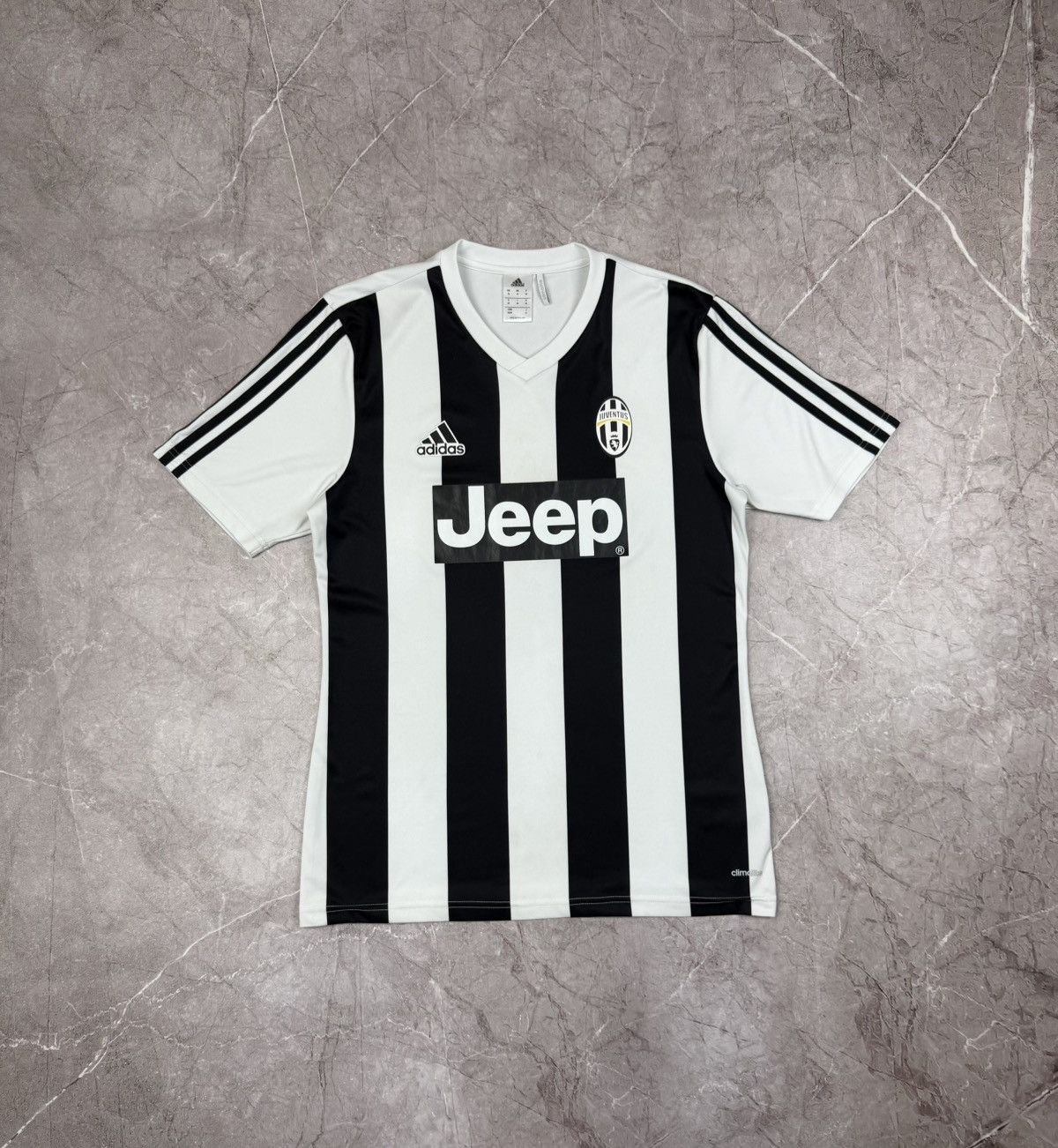 Adidas Adidas Juventus 2015-2016 Home Football Shirt Soccer Jersey Size US M / EU 48-50 / 2 - 1 Thumbnail