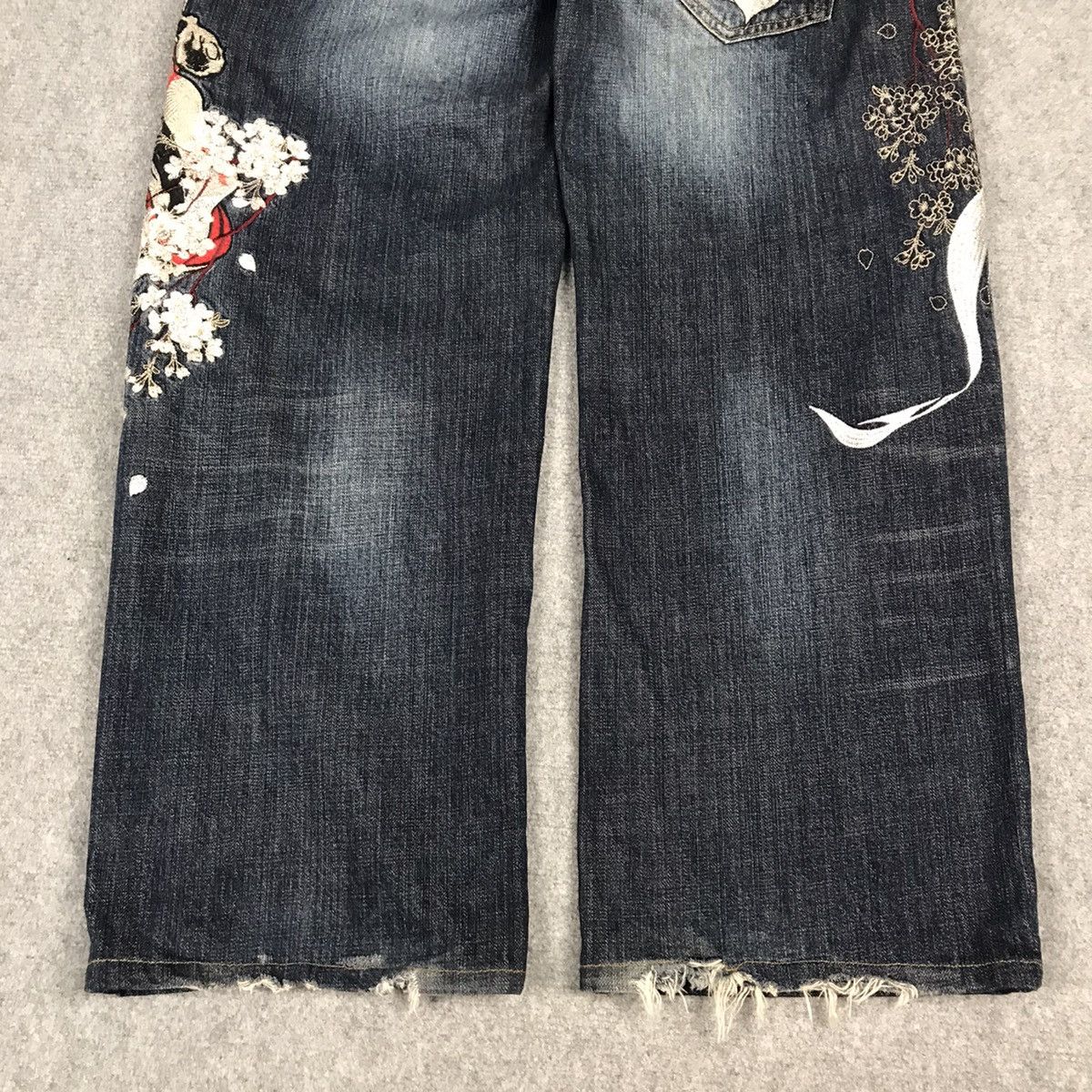 JAPANESE DENIM STYLE EMBROIDERY ART BAGGY PANTS