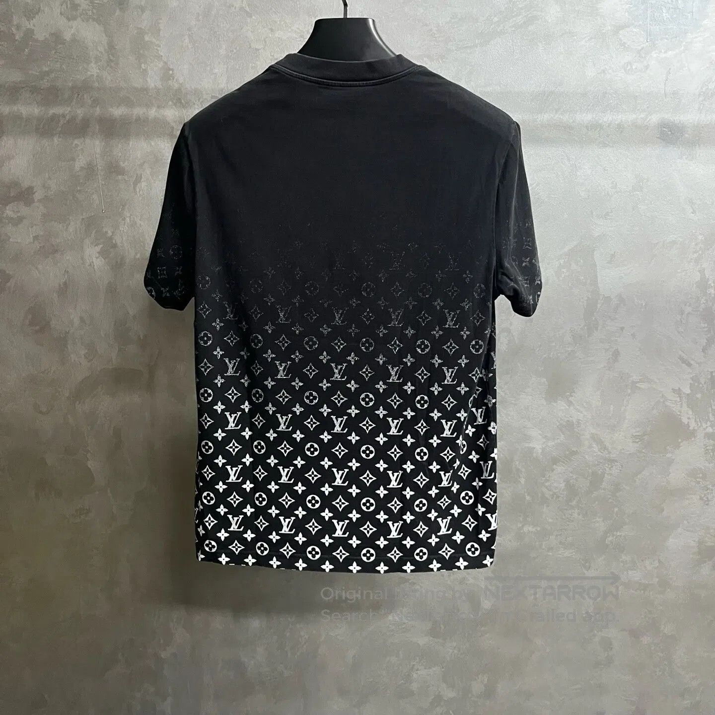 Louis Vuitton Louis Vuitton Short-sleeved T-shirt with a round collar an Size US S / EU 44-46 / 1 - 5 Thumbnail