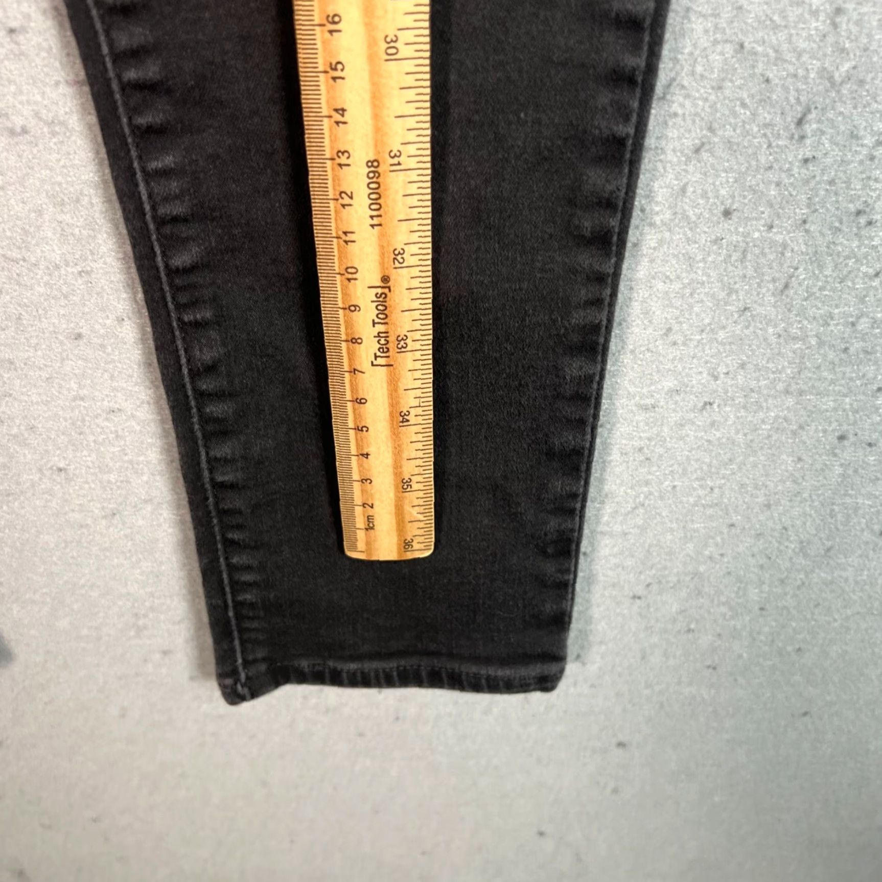 Levi's Levi's Womens 721 High Rise Skinny Jeans Size 30 Black Cotton Blend Stretch Size 30" / US 8 / IT 44 - 7 Thumbnail