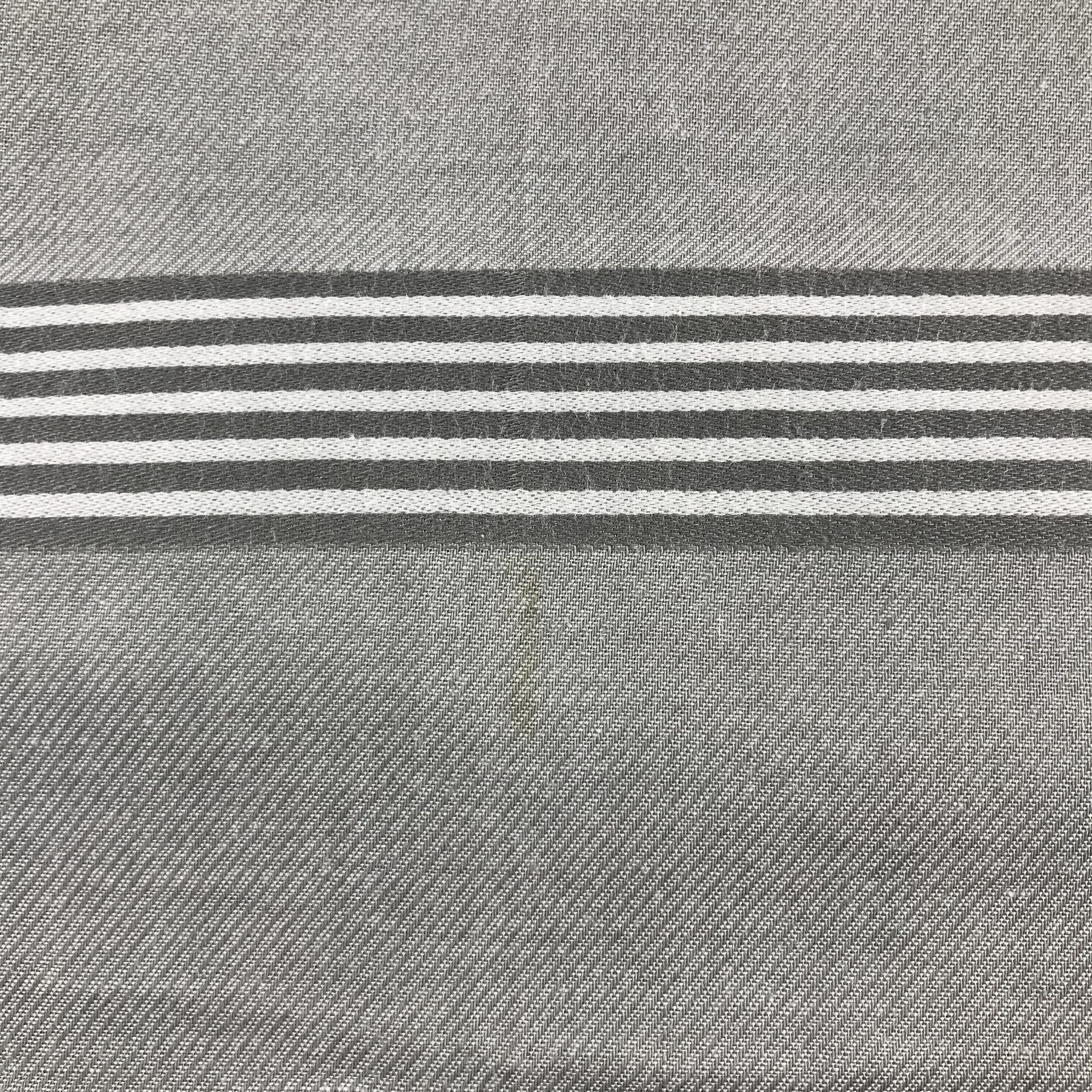 Pierre Balmain Pierre Balmain Handkerchief / Bandana / Neckerchief C674 Size ONE SIZE - 7 Thumbnail