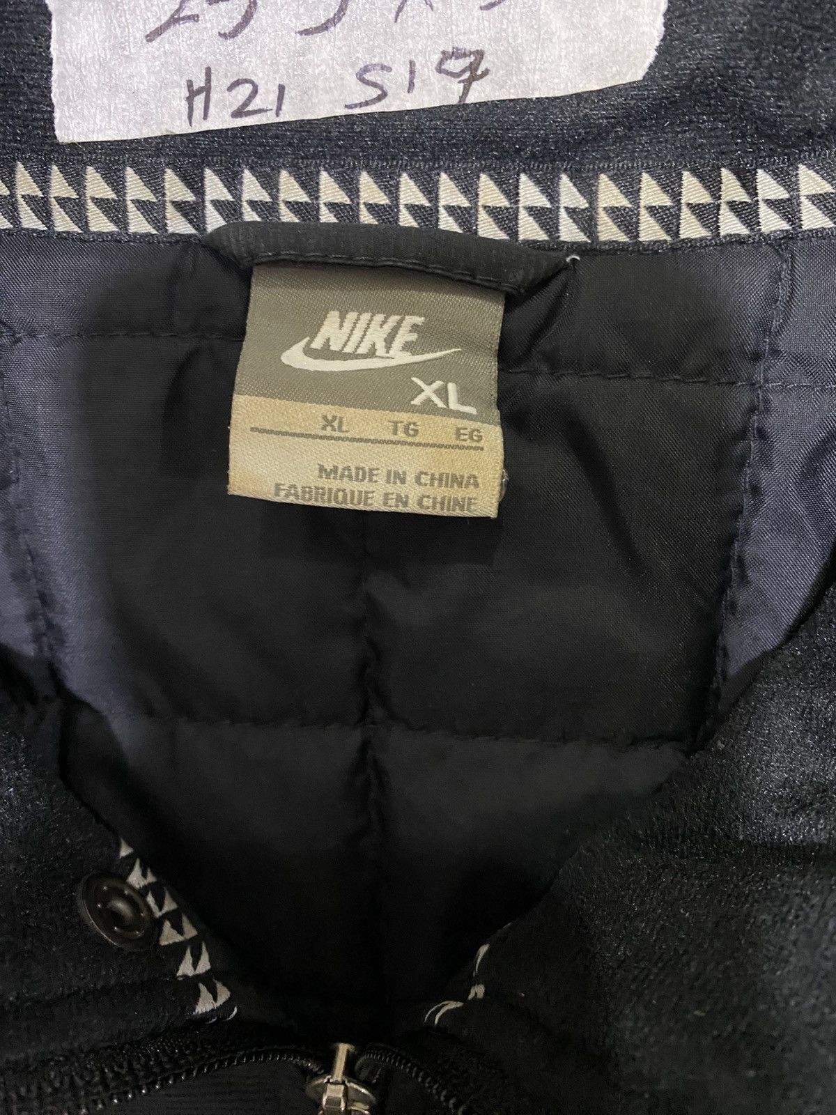 Nike Vintage Nike Insulated Jacket Size US XL / EU 56 / 4 - 8 Thumbnail