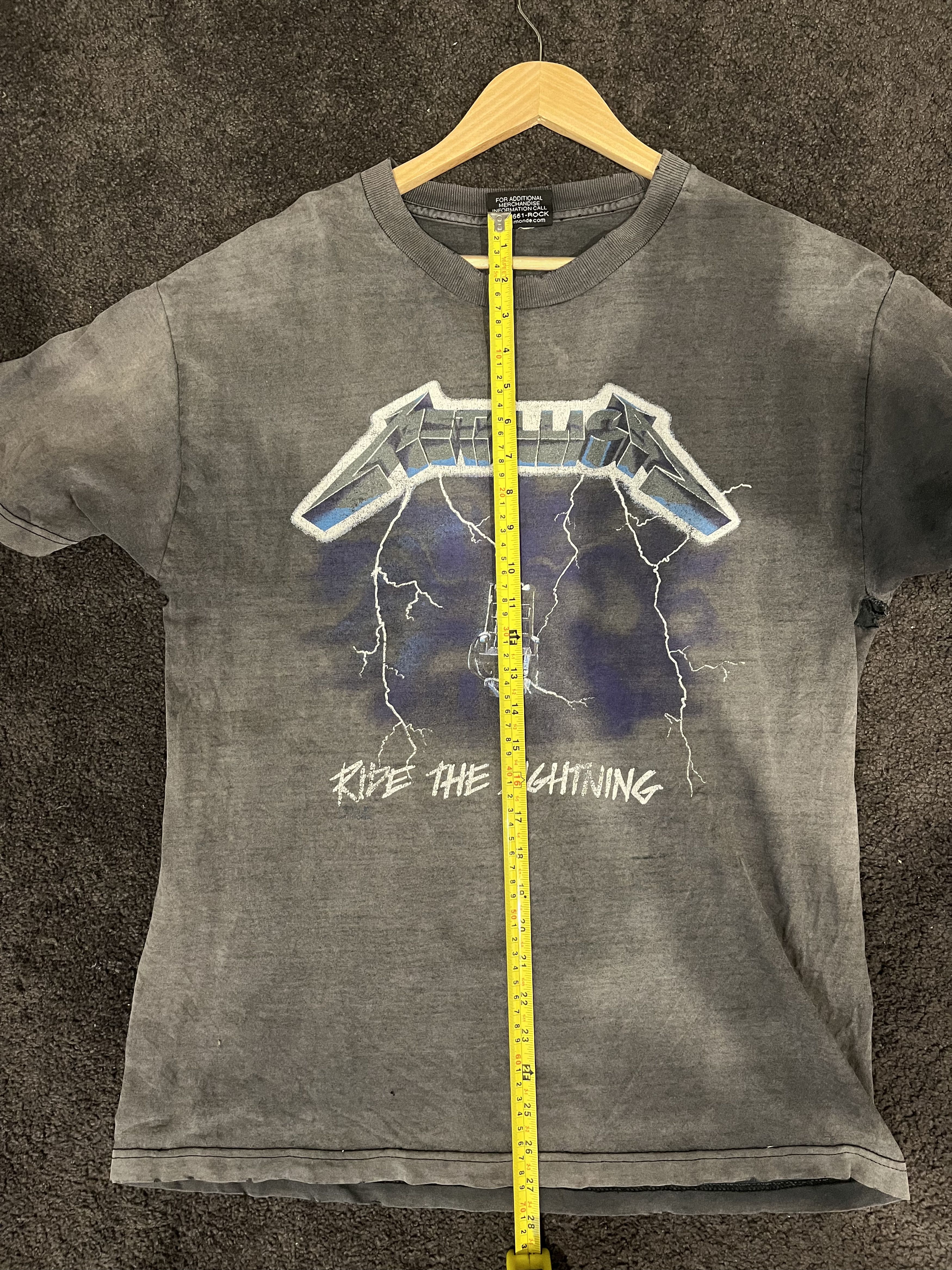 Vintage Metallica 'Ride the Lightning' Artimonde Tee Size US L / EU 52-54 / 3 - 7 Thumbnail